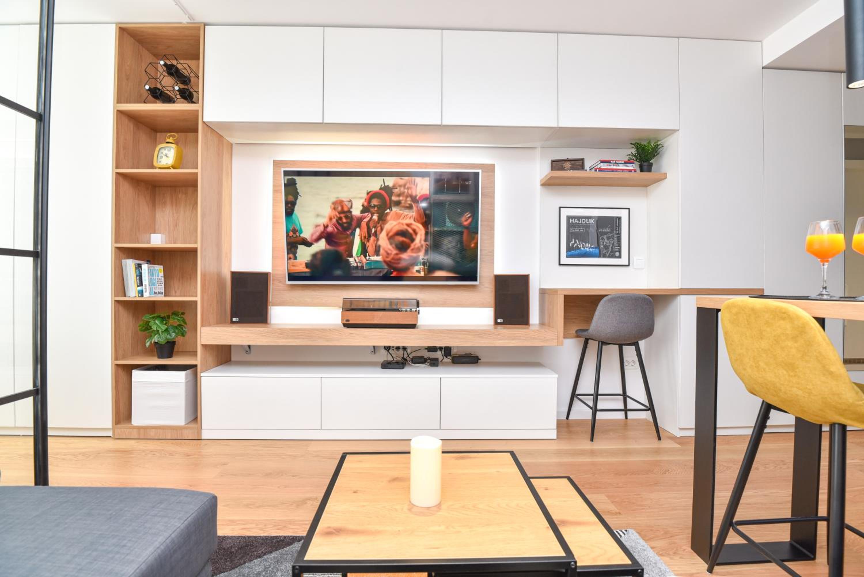 Studio apartment Bee One