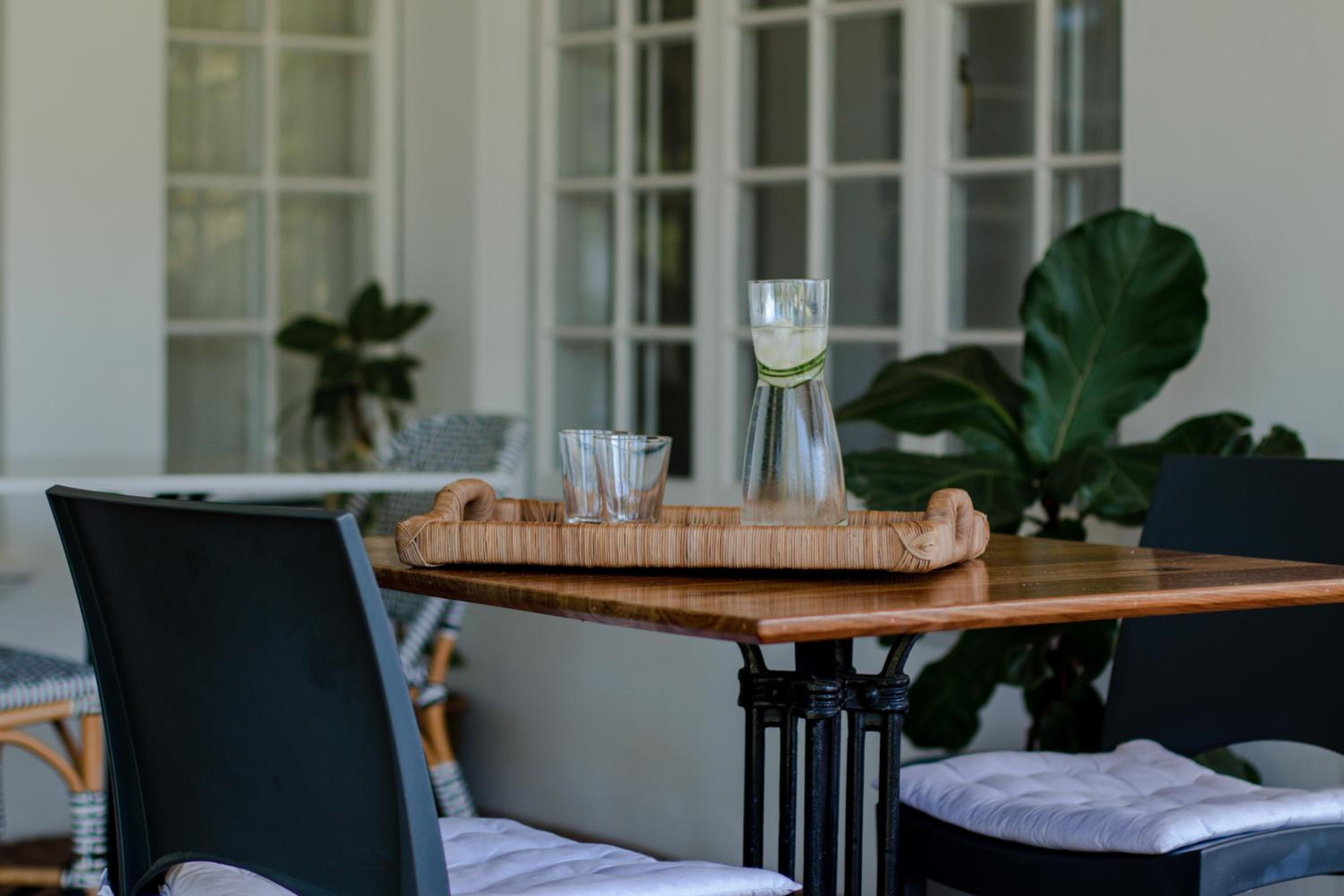 Whispering Oaks Guest House