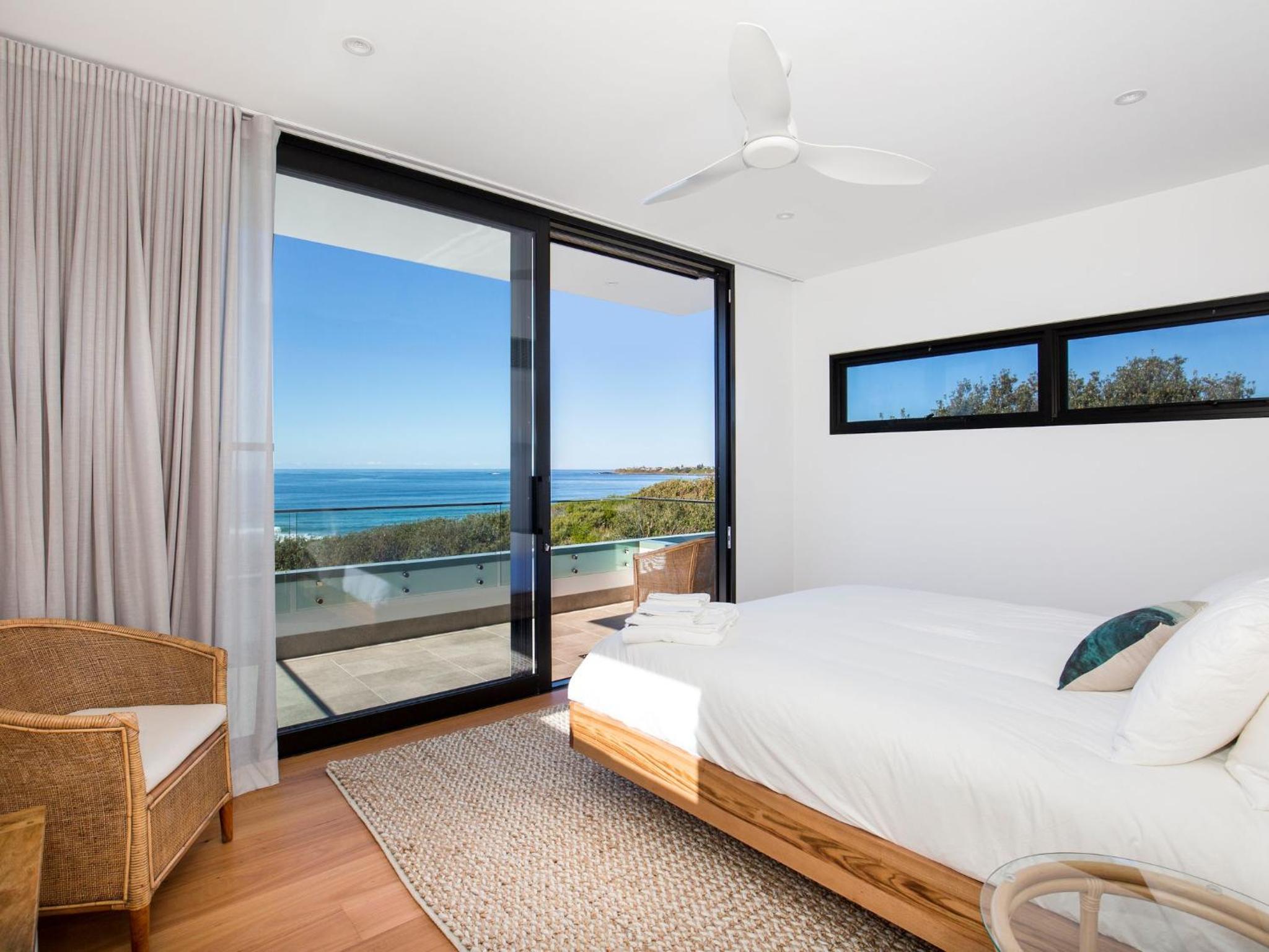 Banksia I Absolute Beachfront