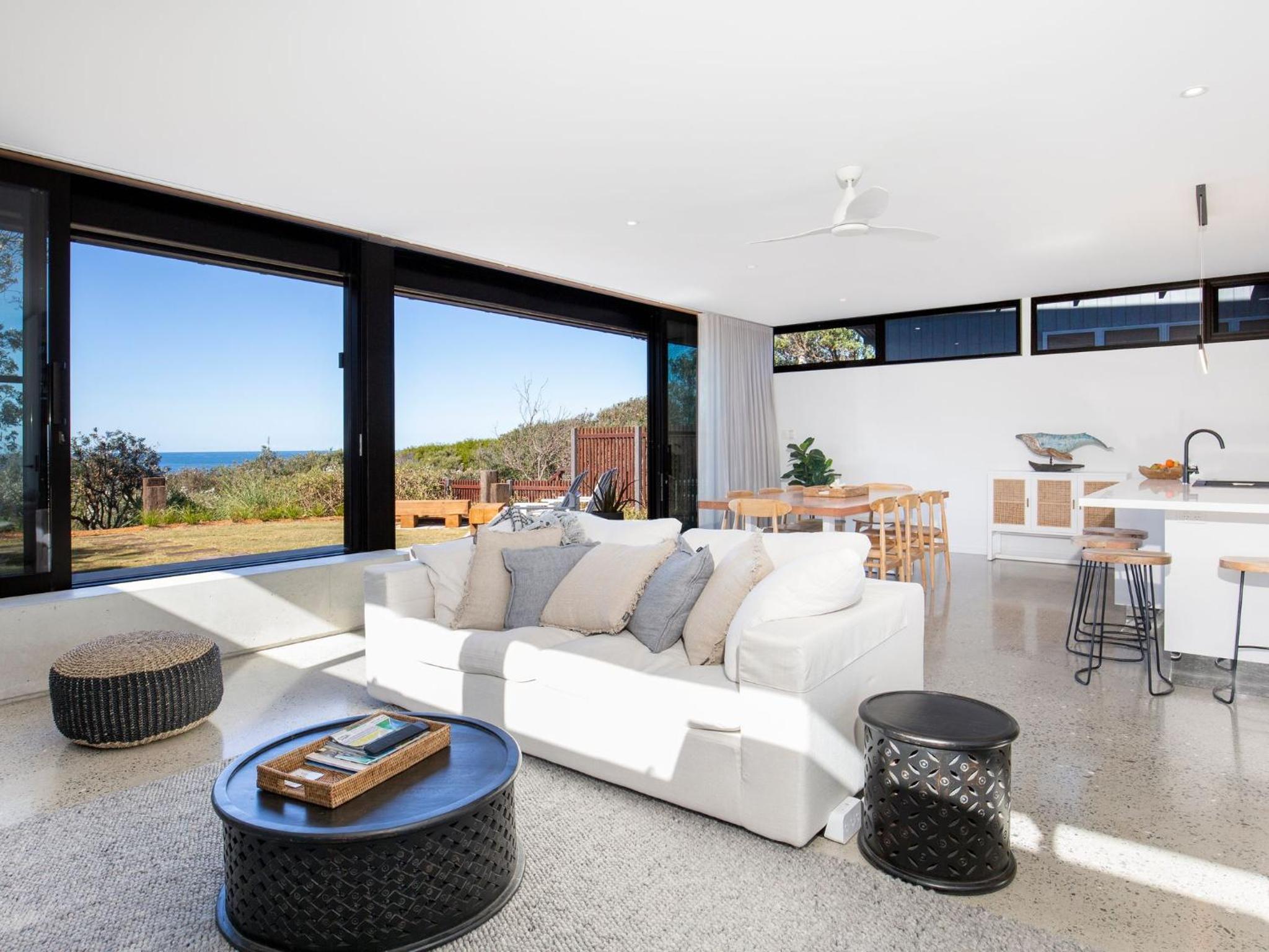 Banksia I Absolute Beachfront