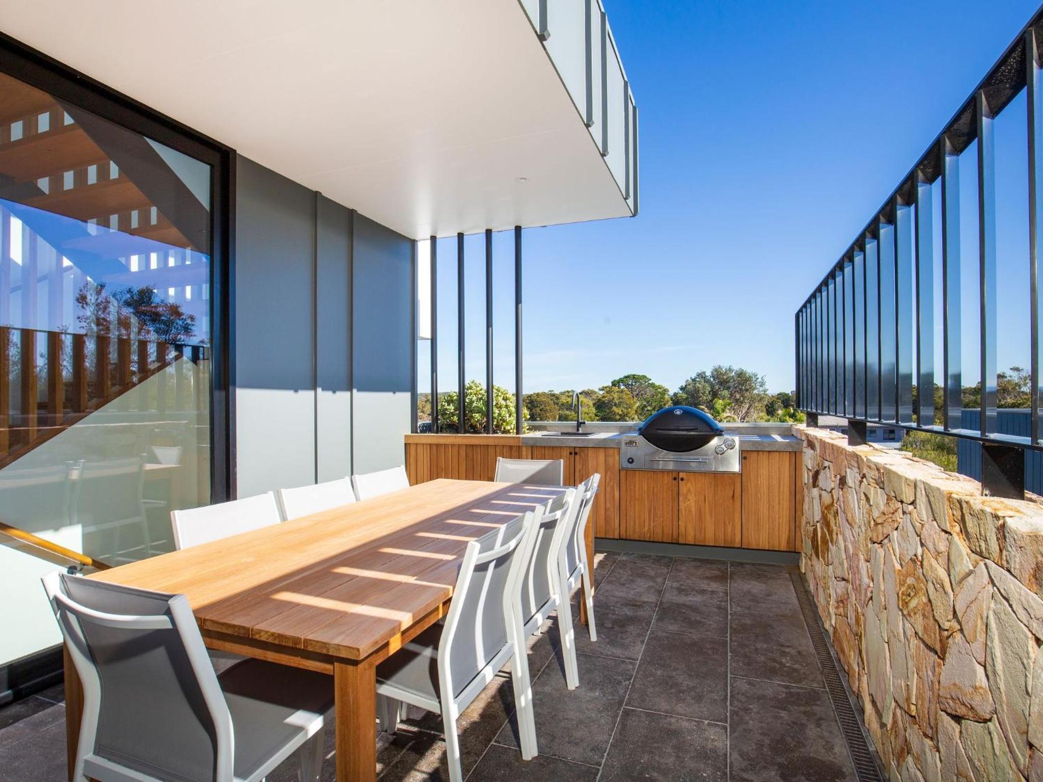 Banksia I Absolute Beachfront