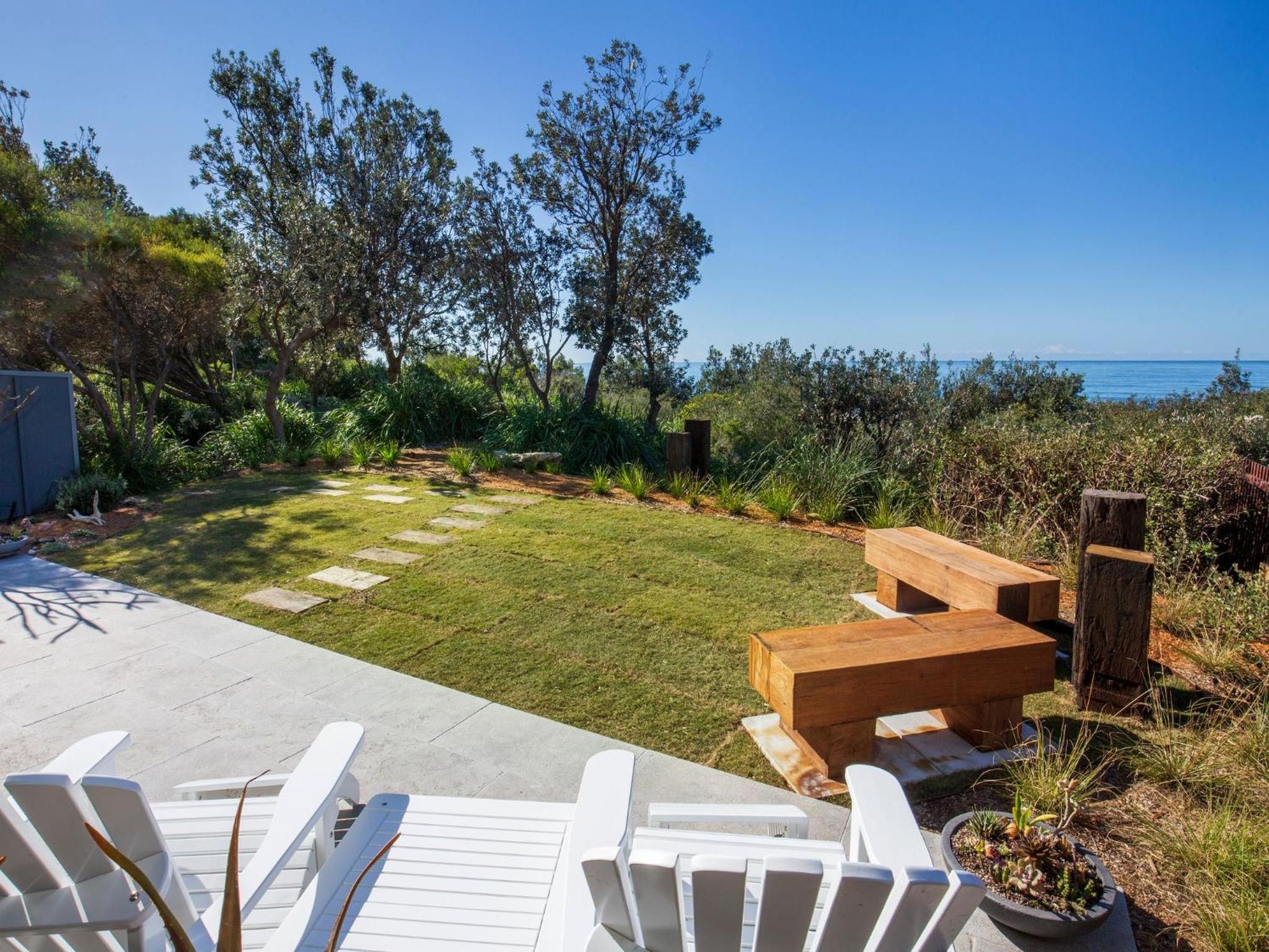 Banksia I Absolute Beachfront