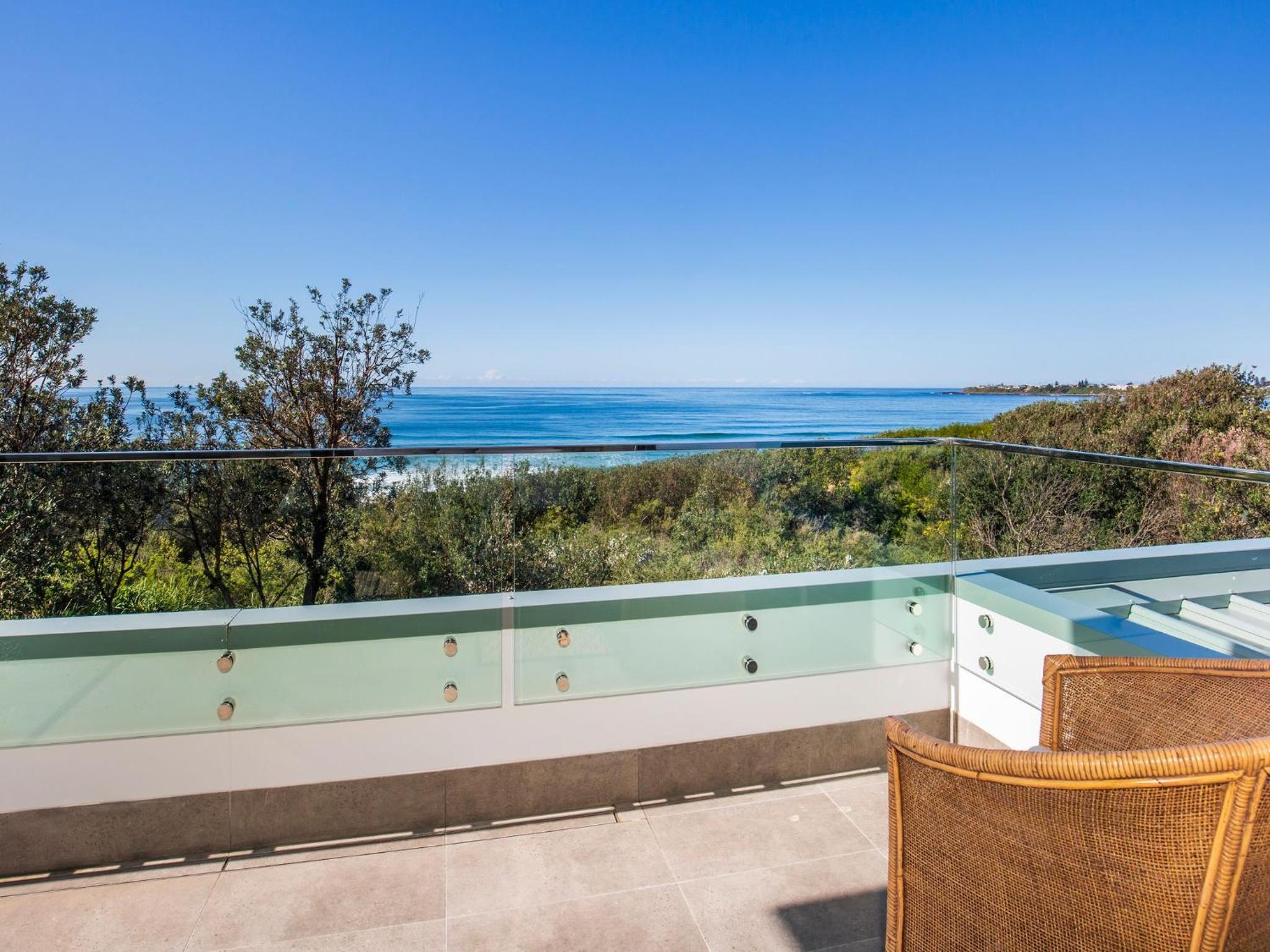 Banksia I Absolute Beachfront