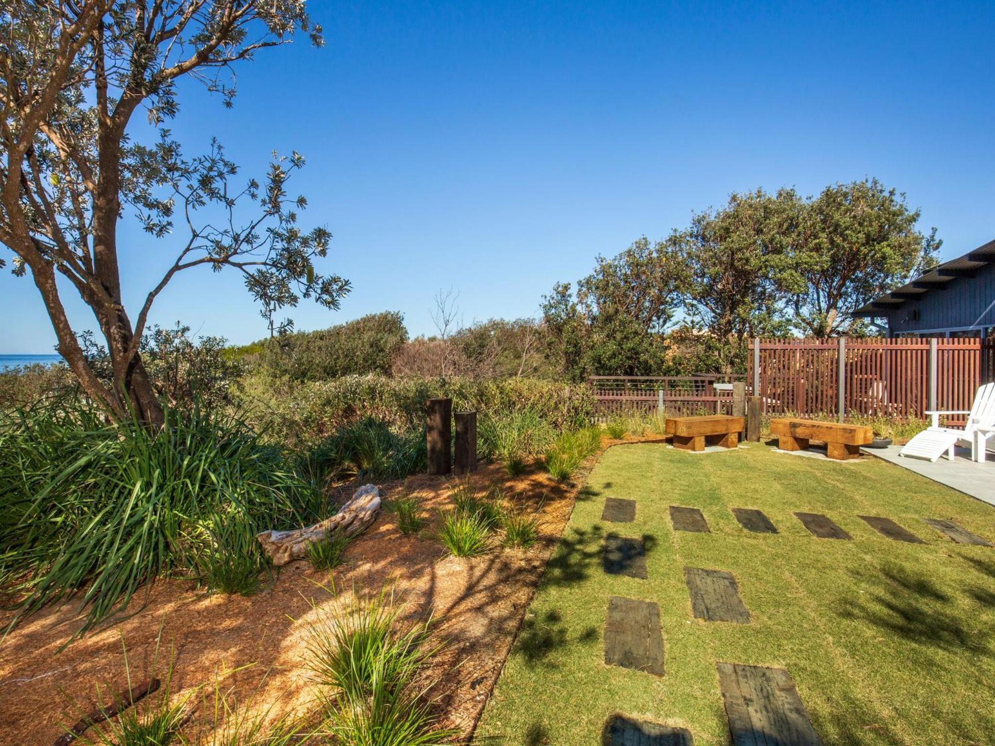 Banksia I Absolute Beachfront