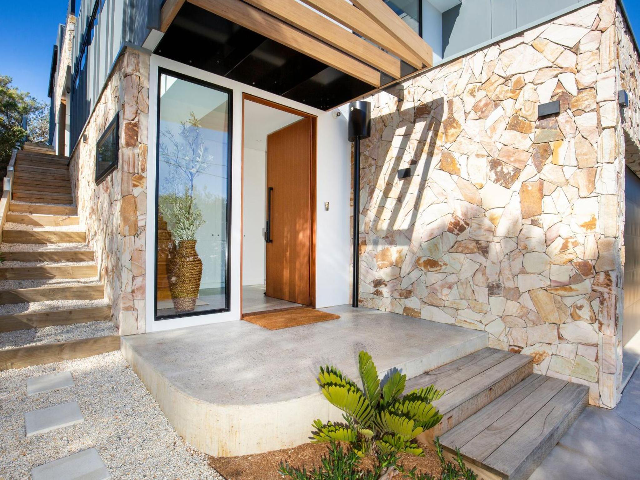 Banksia I Absolute Beachfront