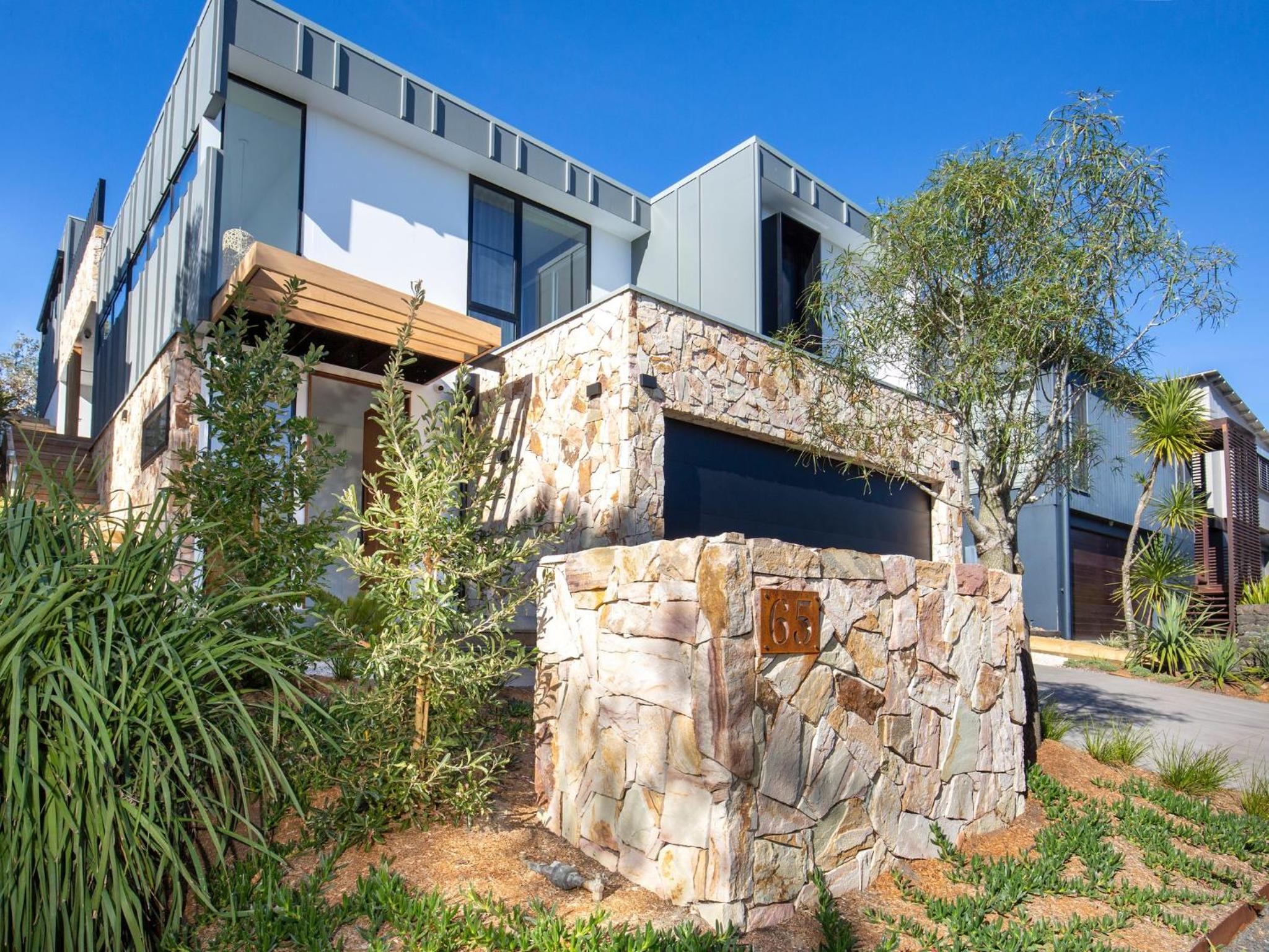 Banksia I Absolute Beachfront