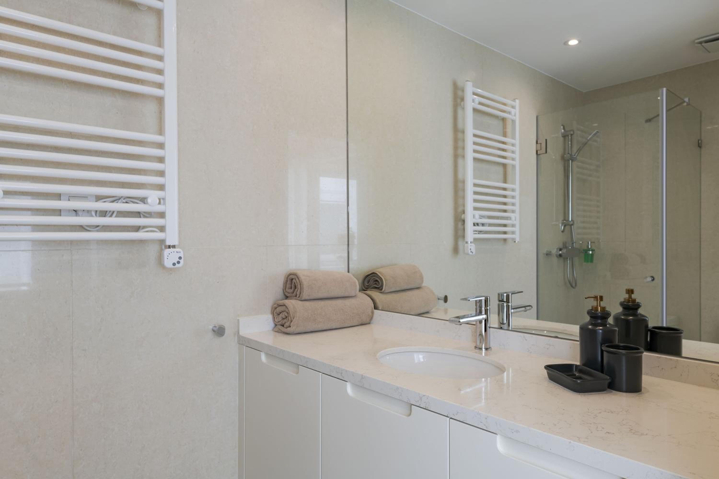 Peixeira Studios and Apartments