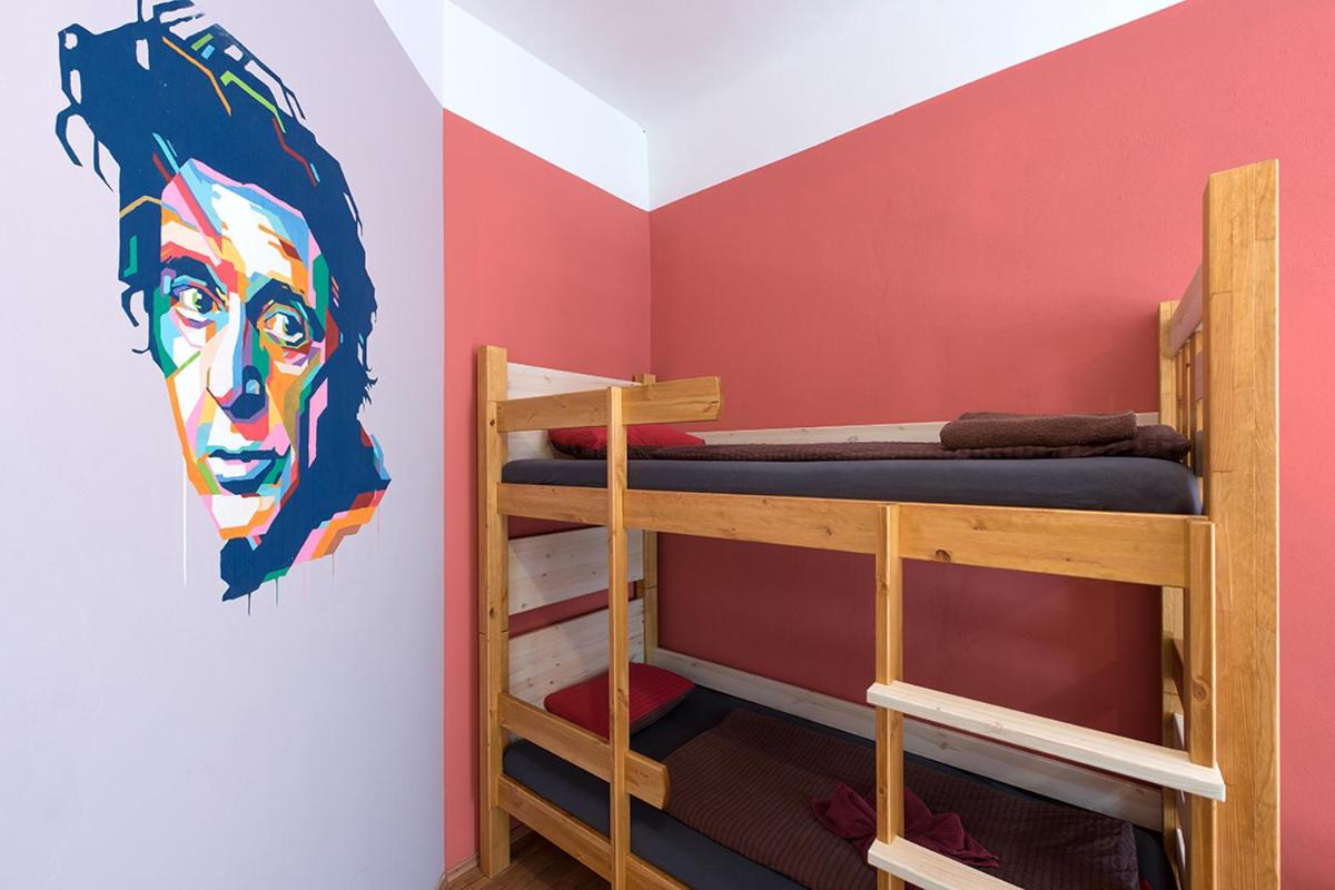 Hostel Elf