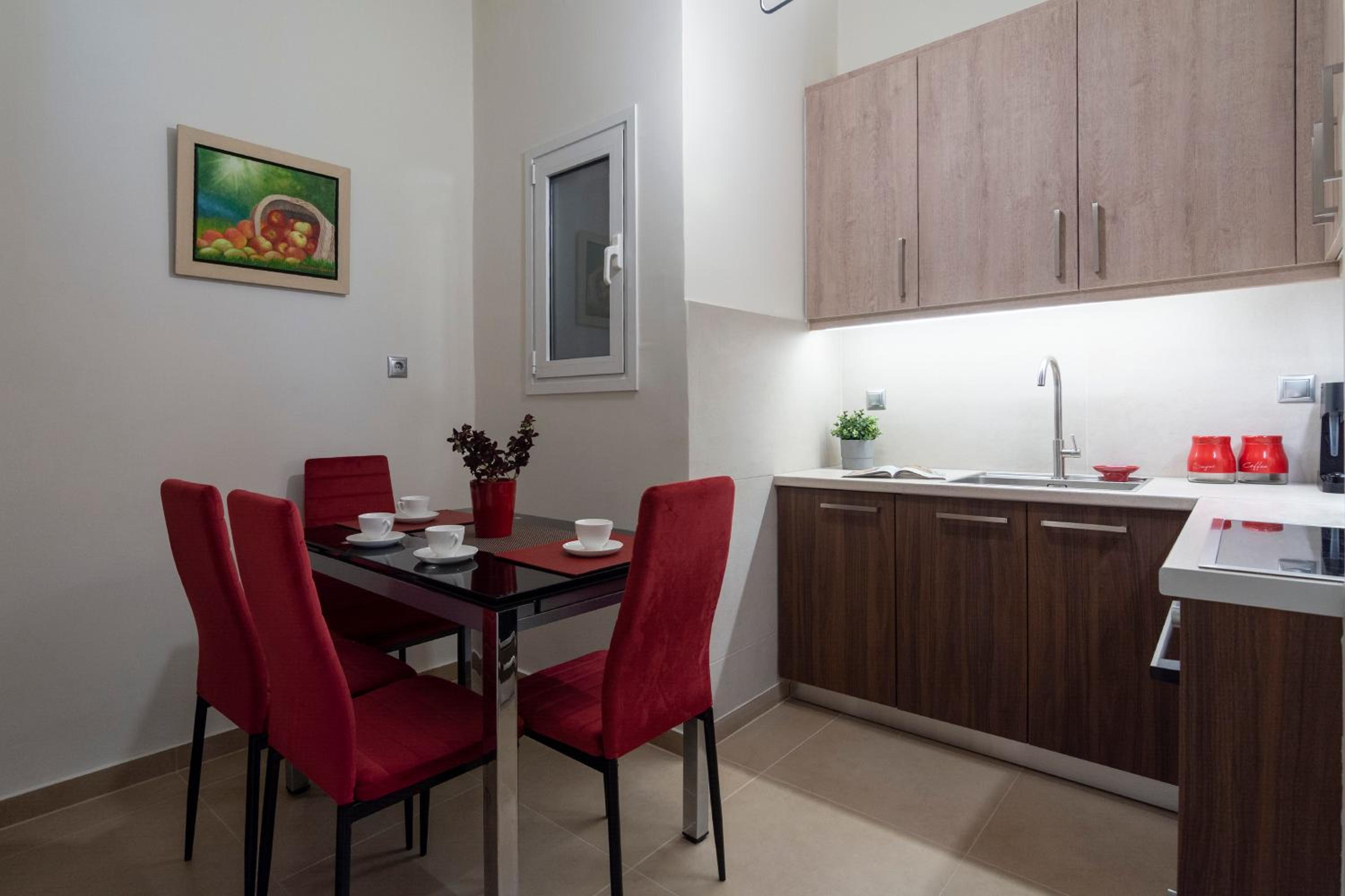 Acropolis View 2BD Apt next to Museum & Metro