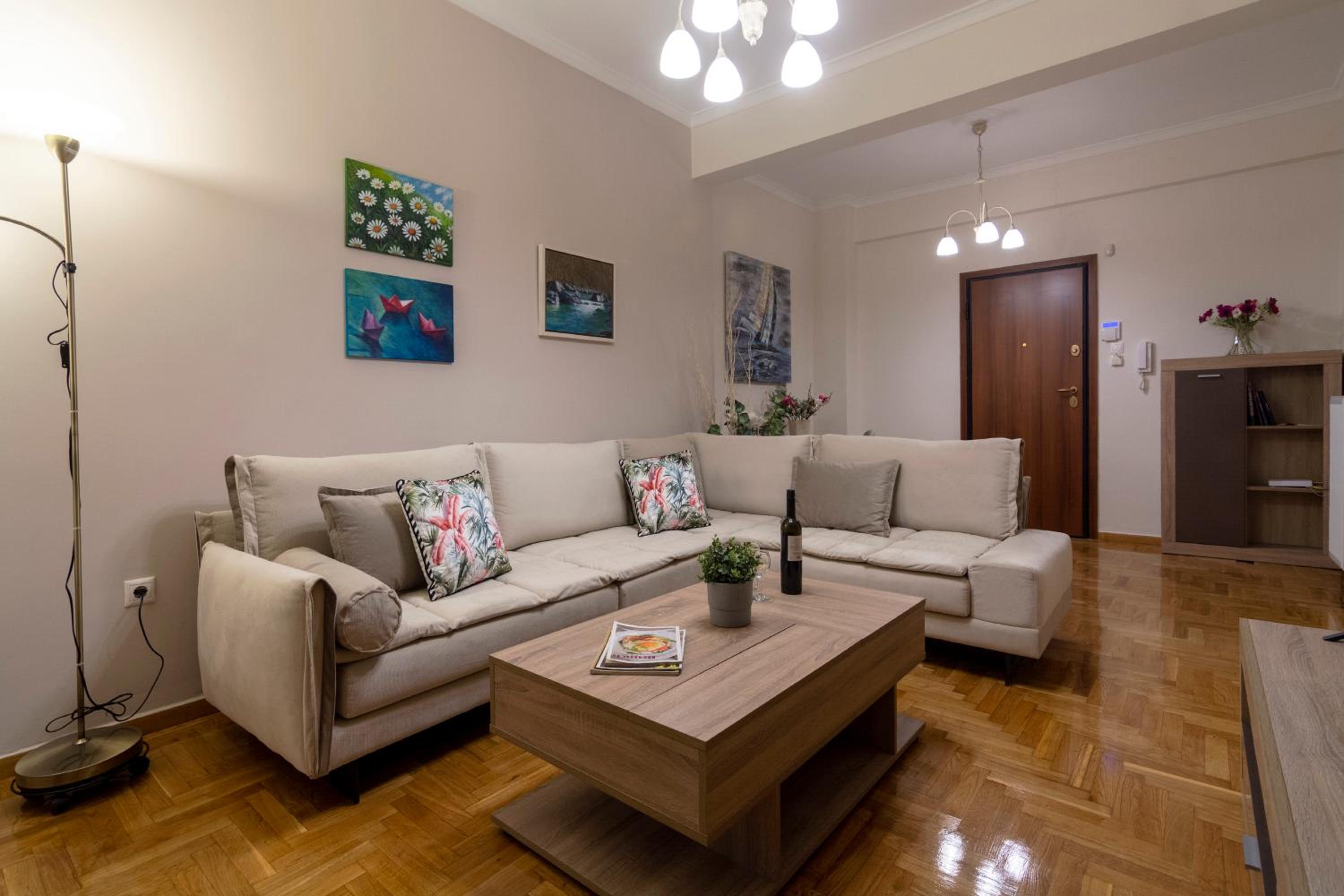 Acropolis View 2BD Apt next to Museum & Metro