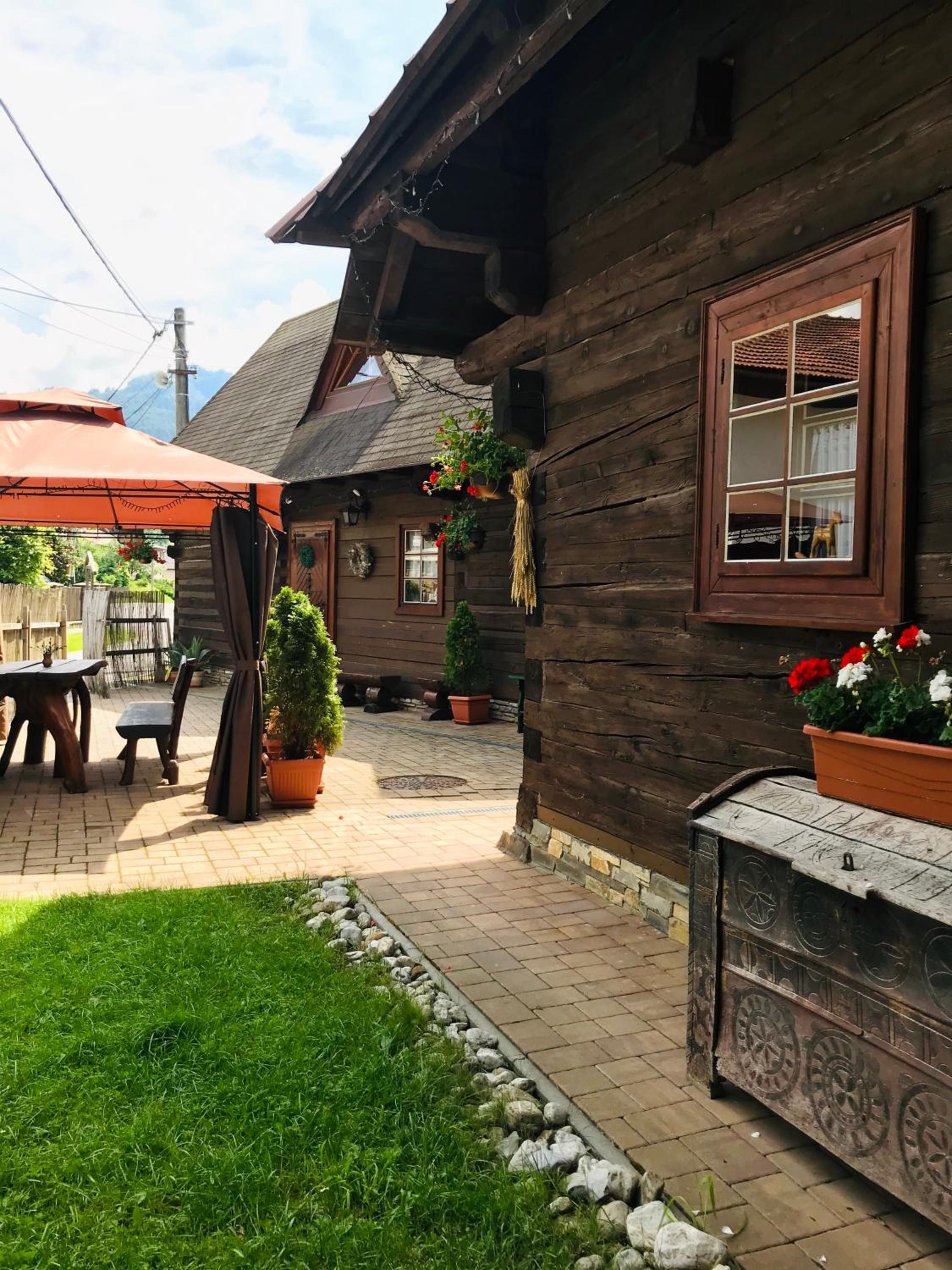 Tradičné Dreveničky Holúbkovia v Terchovej I Malá Fatra I Jánošíkové diery view 3