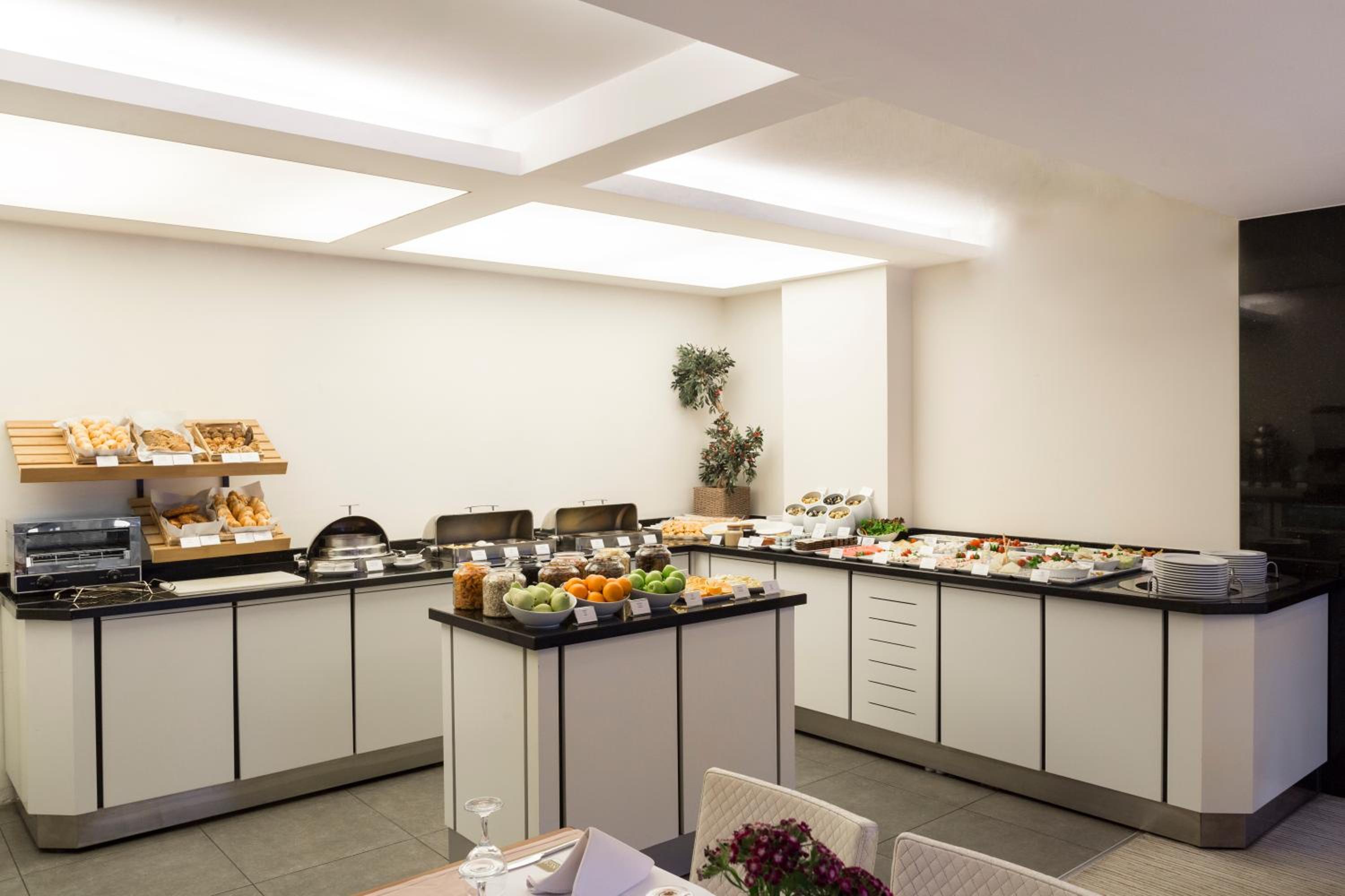 Blanca Otel - Image 37