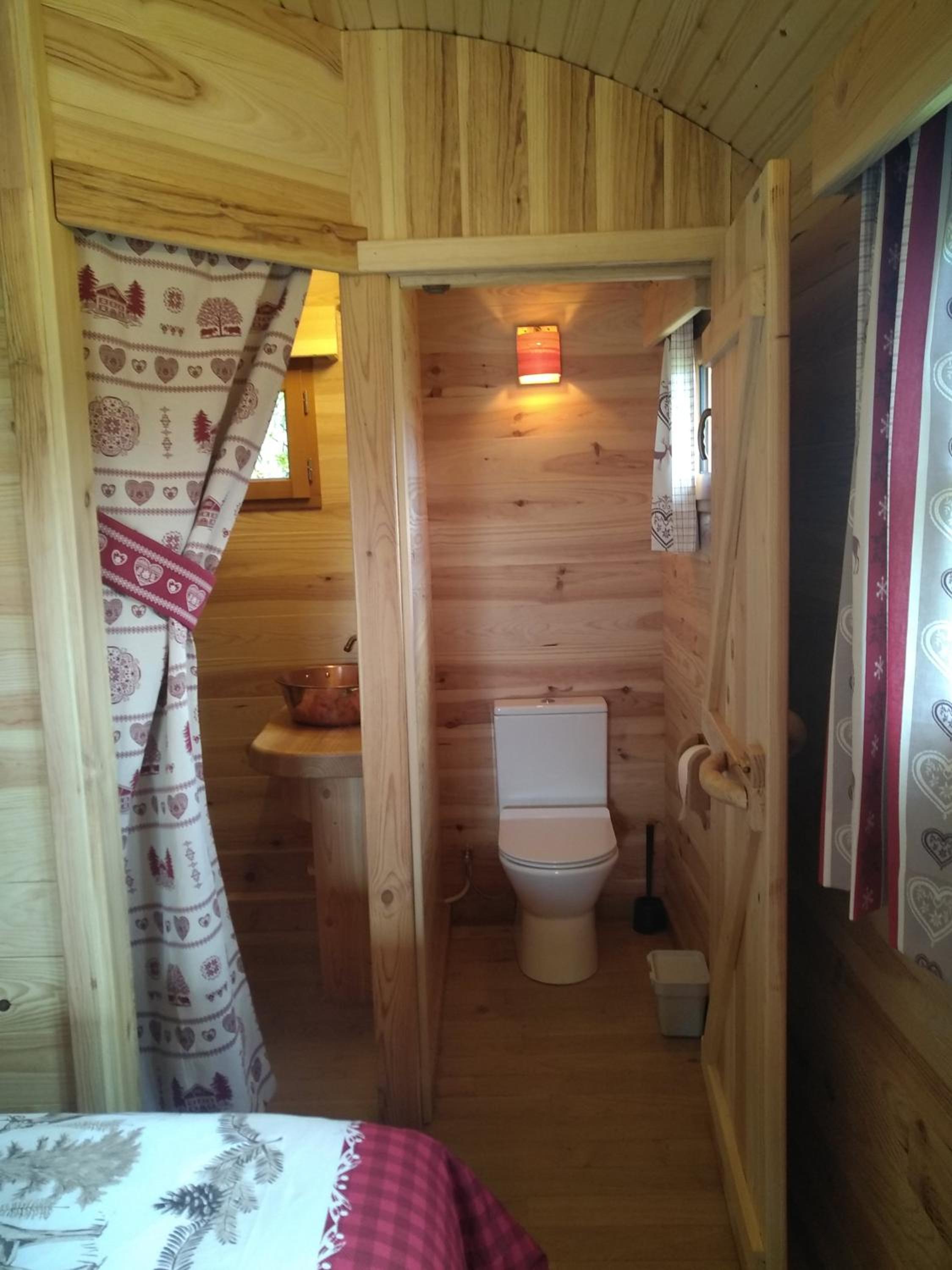 Au Paradou du Bûcheron Adults only