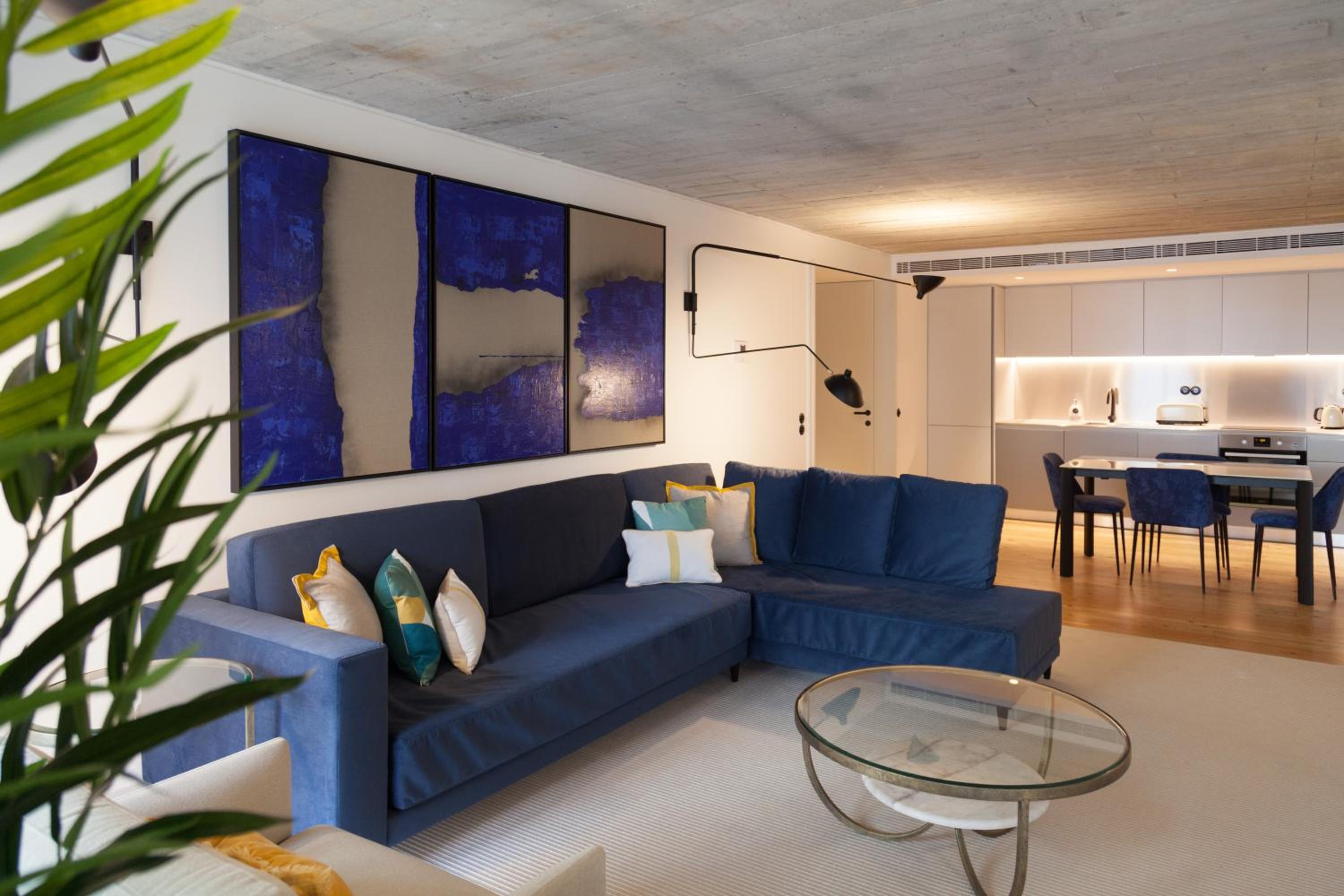 FLH Intendente Blue Flat with Balcony view 4