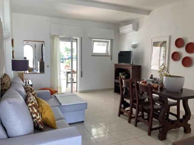 Amazing T.M. Villa in Nossa Senhora da Rocha view 3