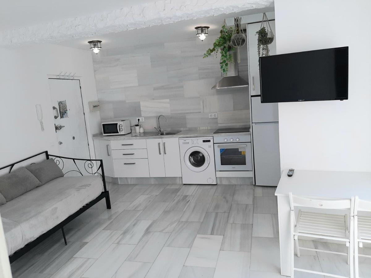 Juderia Home - Parking photo 2