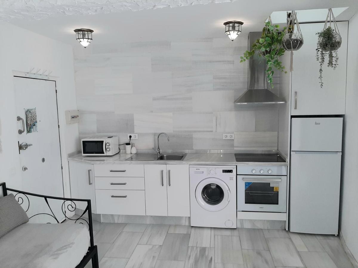 Juderia Home - Parking photo 1