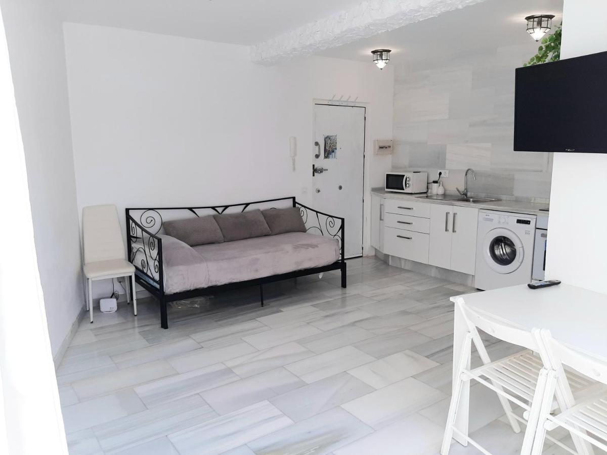 Juderia Home - Parking photo 3