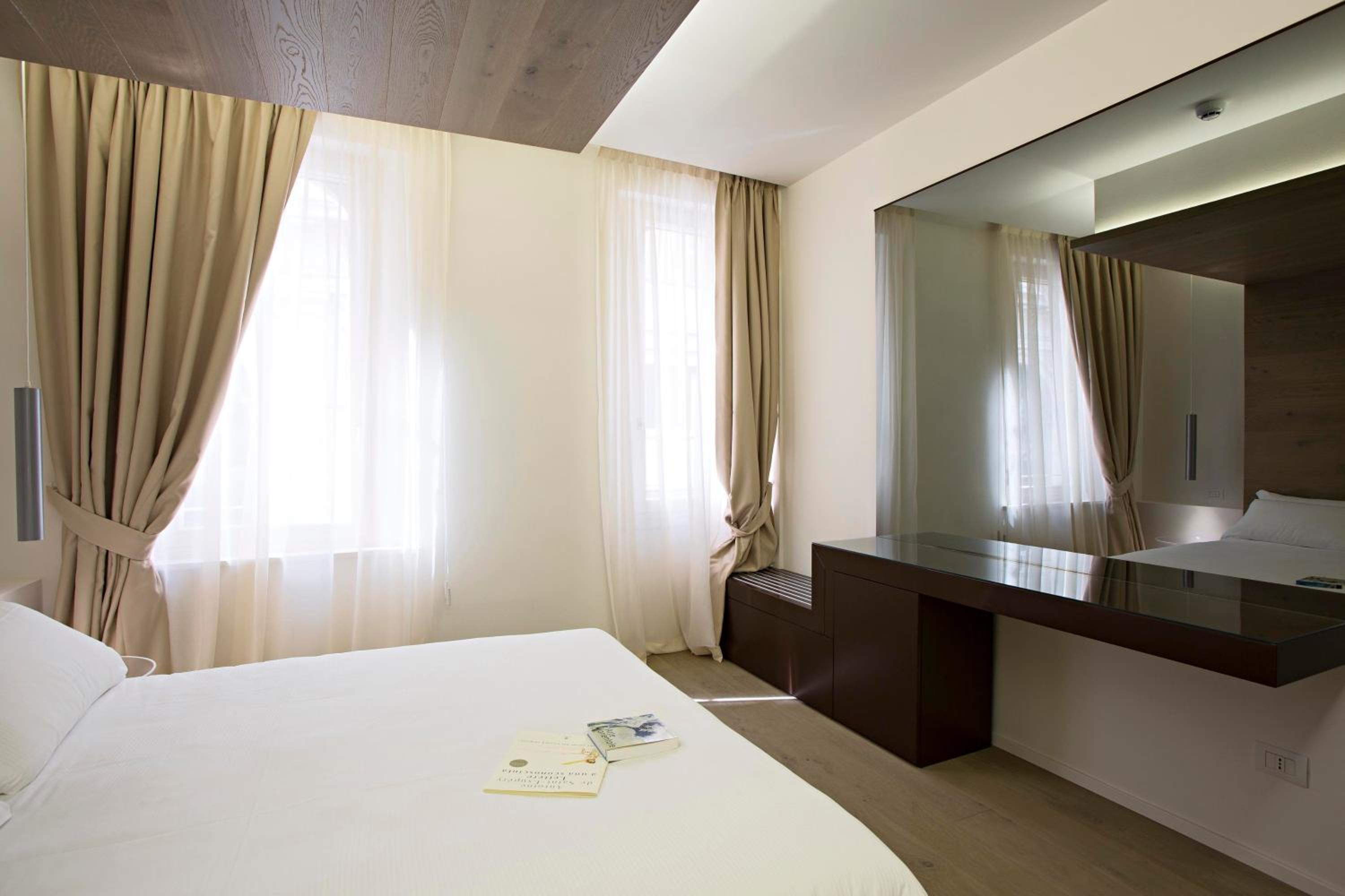 Borgoleoni 18 - Room and Breakfast