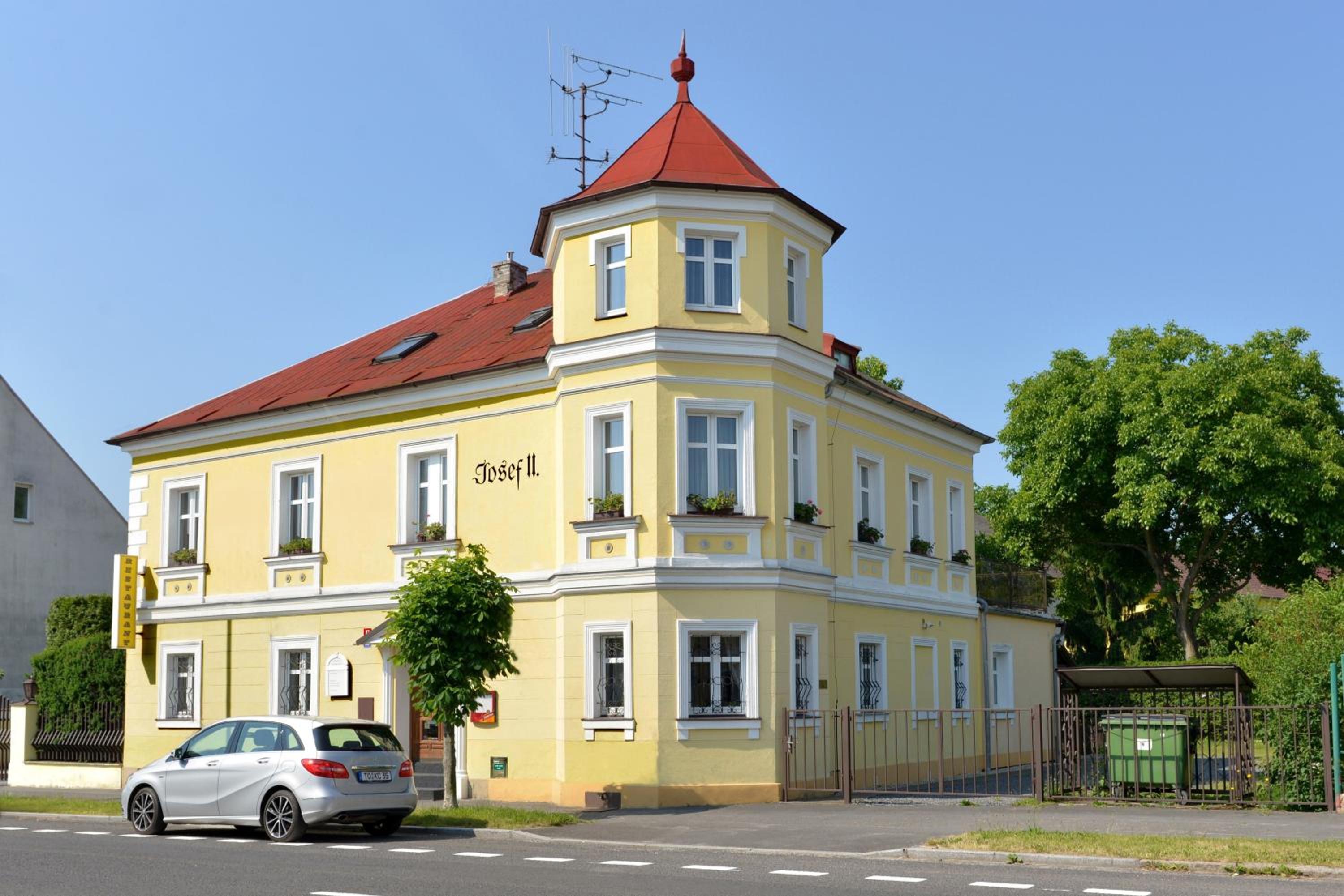 Hotel Pension Josef - Image 1