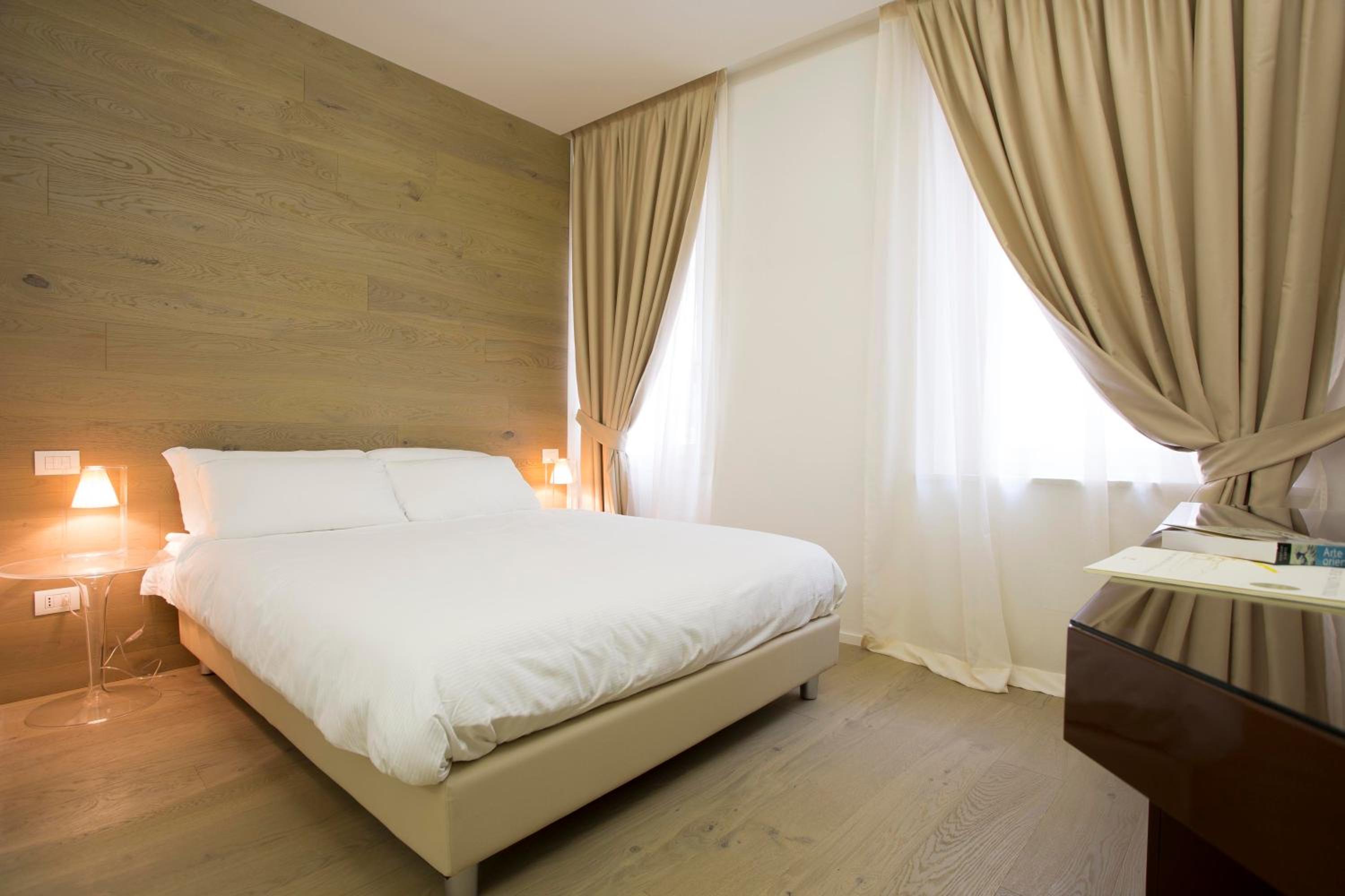 Borgoleoni 18 - Room and Breakfast