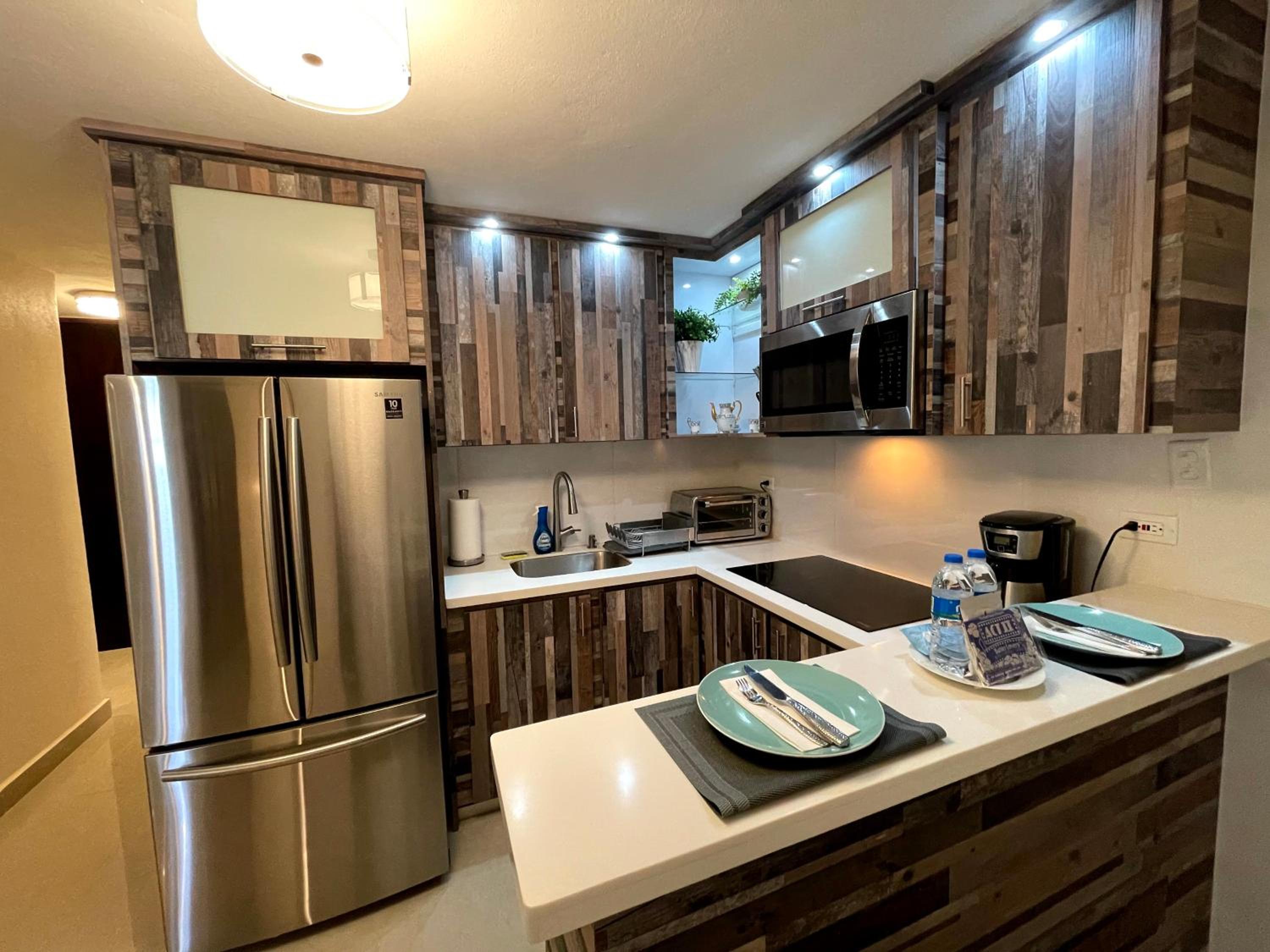 Spacious Retreat with Private Jacuzzi and Terrace view 5