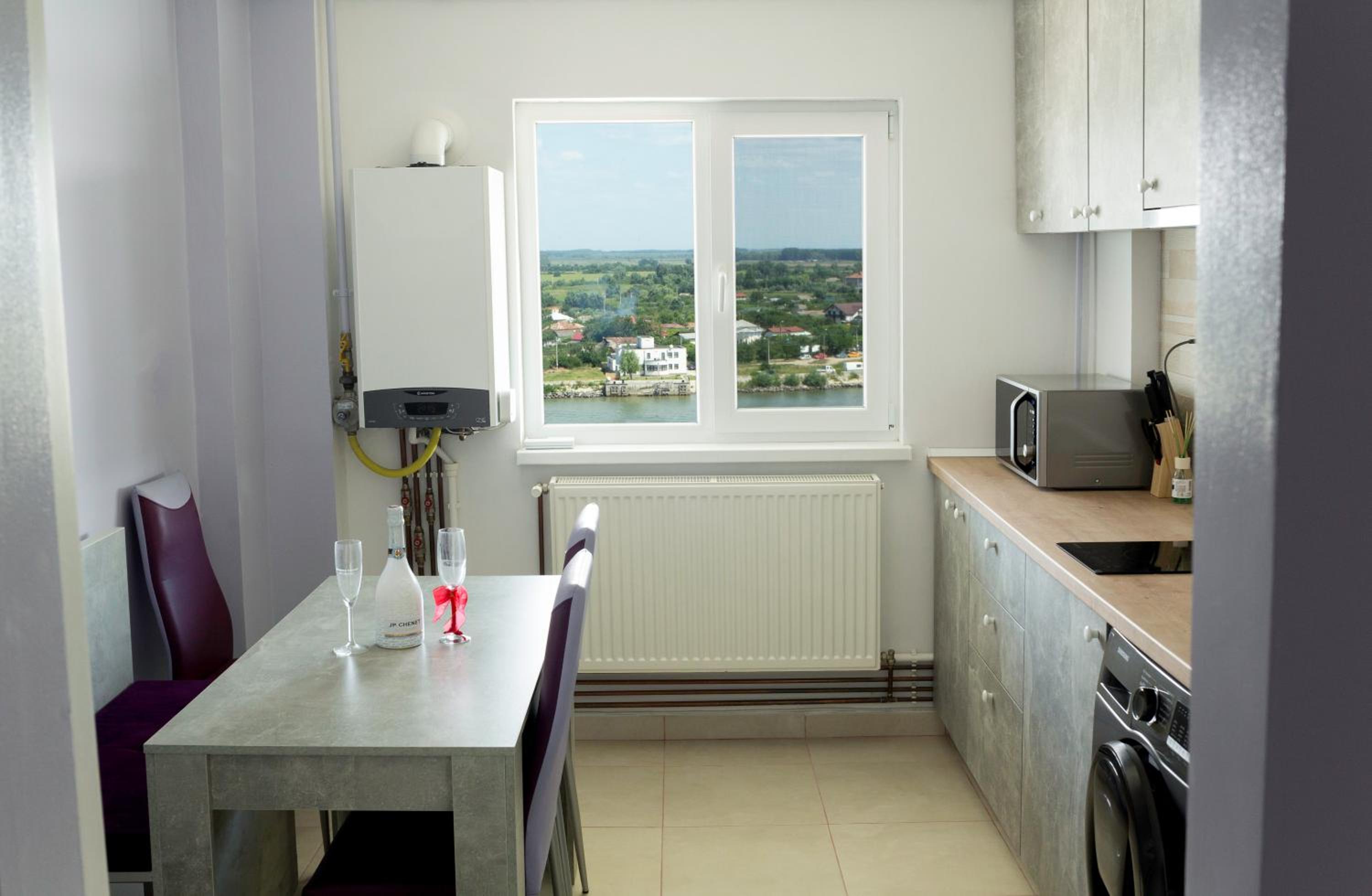 Diana Sunshine Apartment view 5