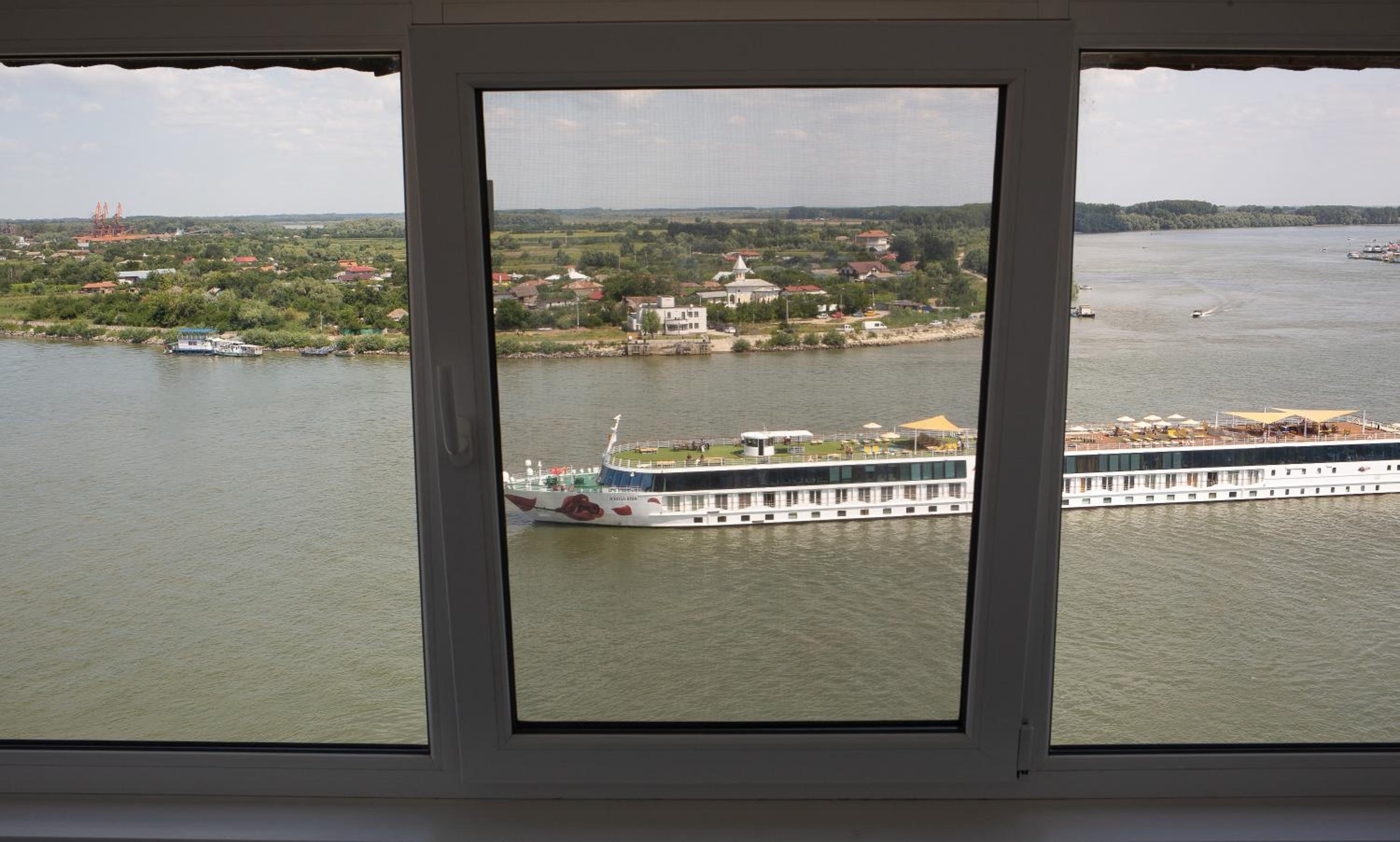 Diana Sunshine Apartment view 3