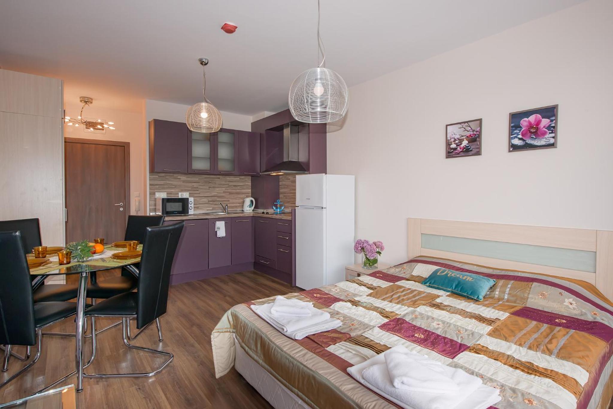 Admiral Plaza Holiday Apartments