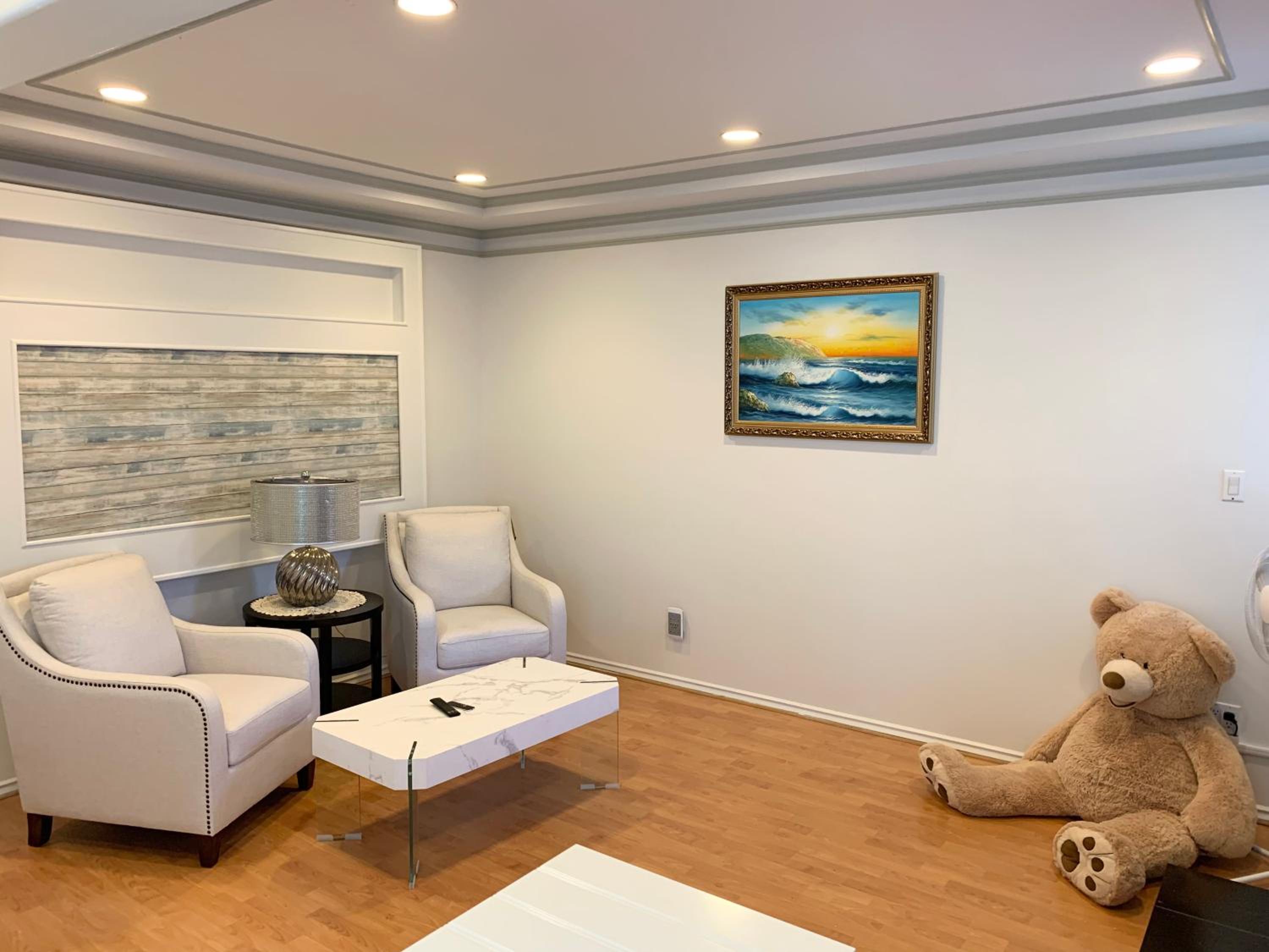 One Bedroom queen bed Sharing Washroom in Tiger Sweet House License##