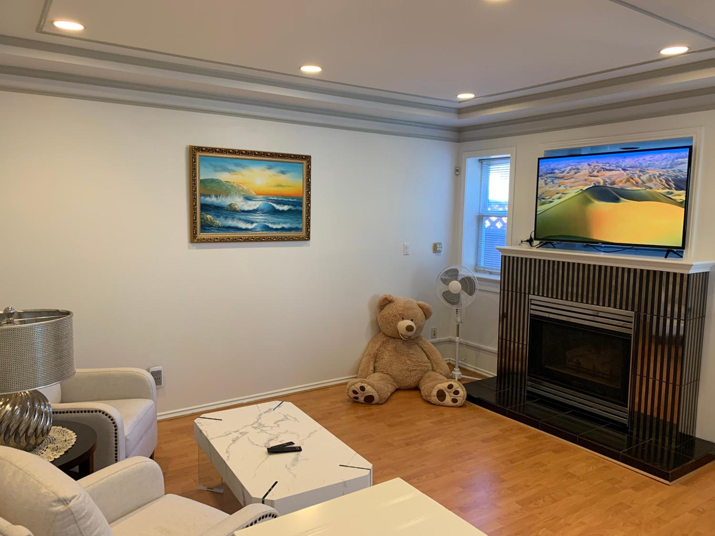 One Bedroom queen bed Sharing Washroom in Tiger Sweet House License##