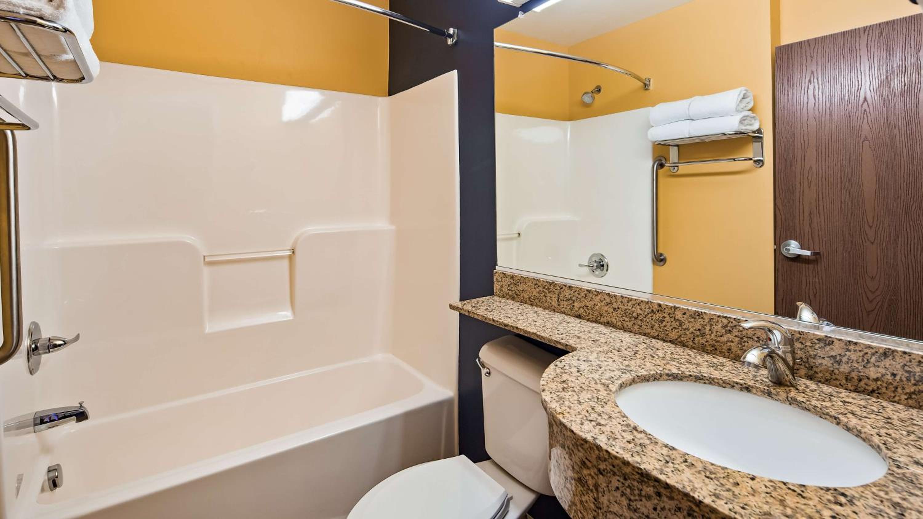 SureStay Plus Hotel by Best Western Keyser, Zdjęcie 14