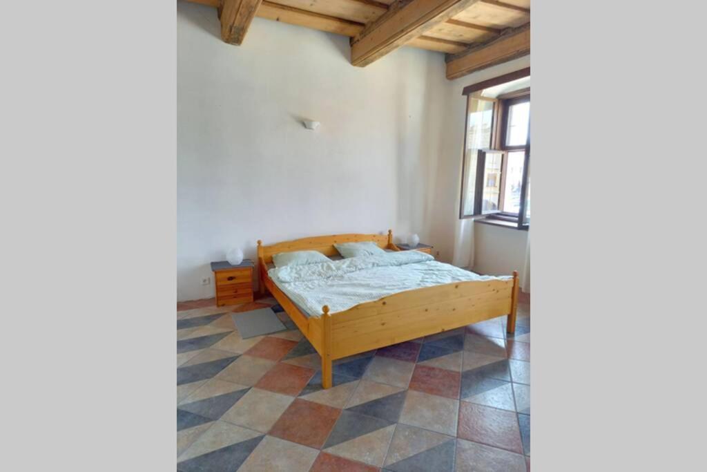 Renaissance Vintage Apartment A1 view 2