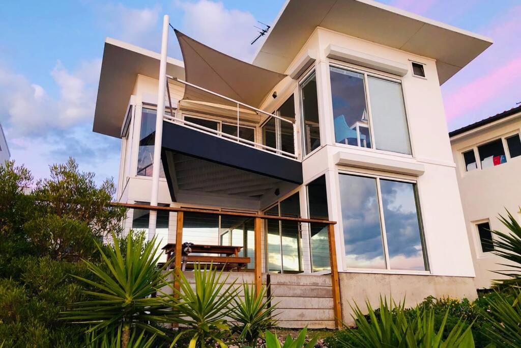*Newly listed* Couples Clifftop Retreat view 5