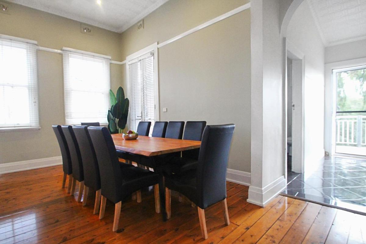 Waterviews - Hidden Gem in CBD - Sleeps 10 view 3