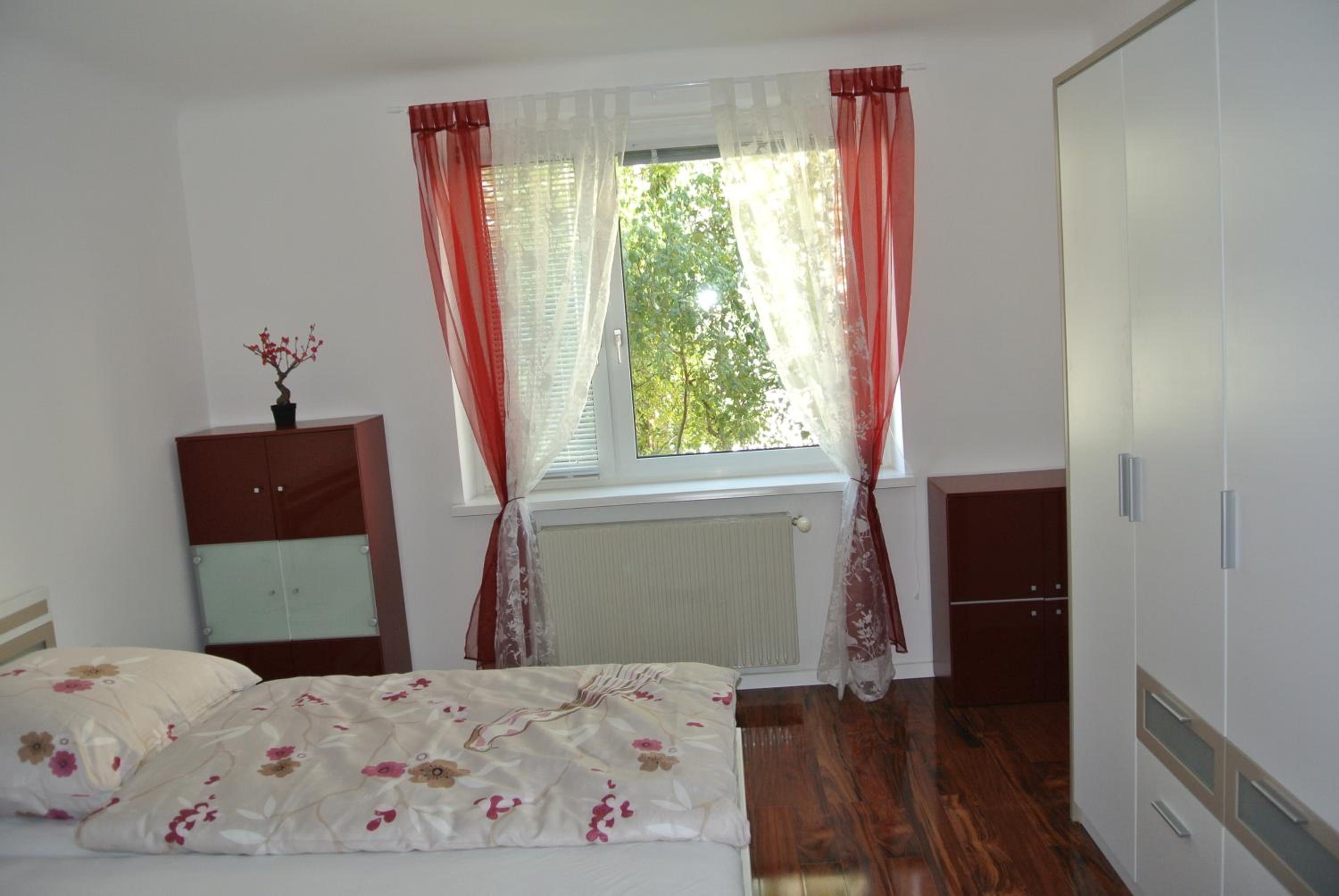 Apartment Paradies - U1 Station altes Landgut