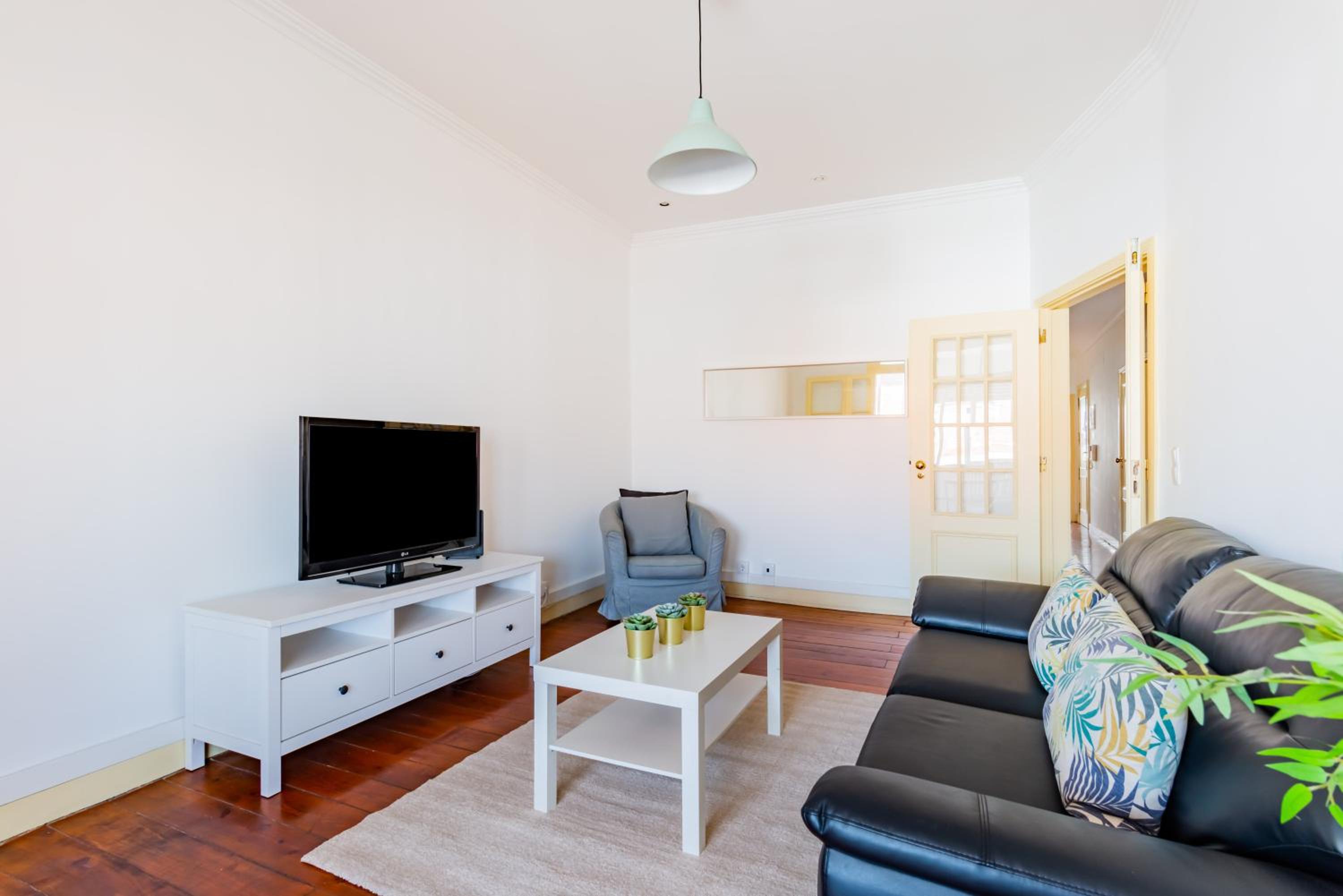 3BR @ Almirante Reis view 4