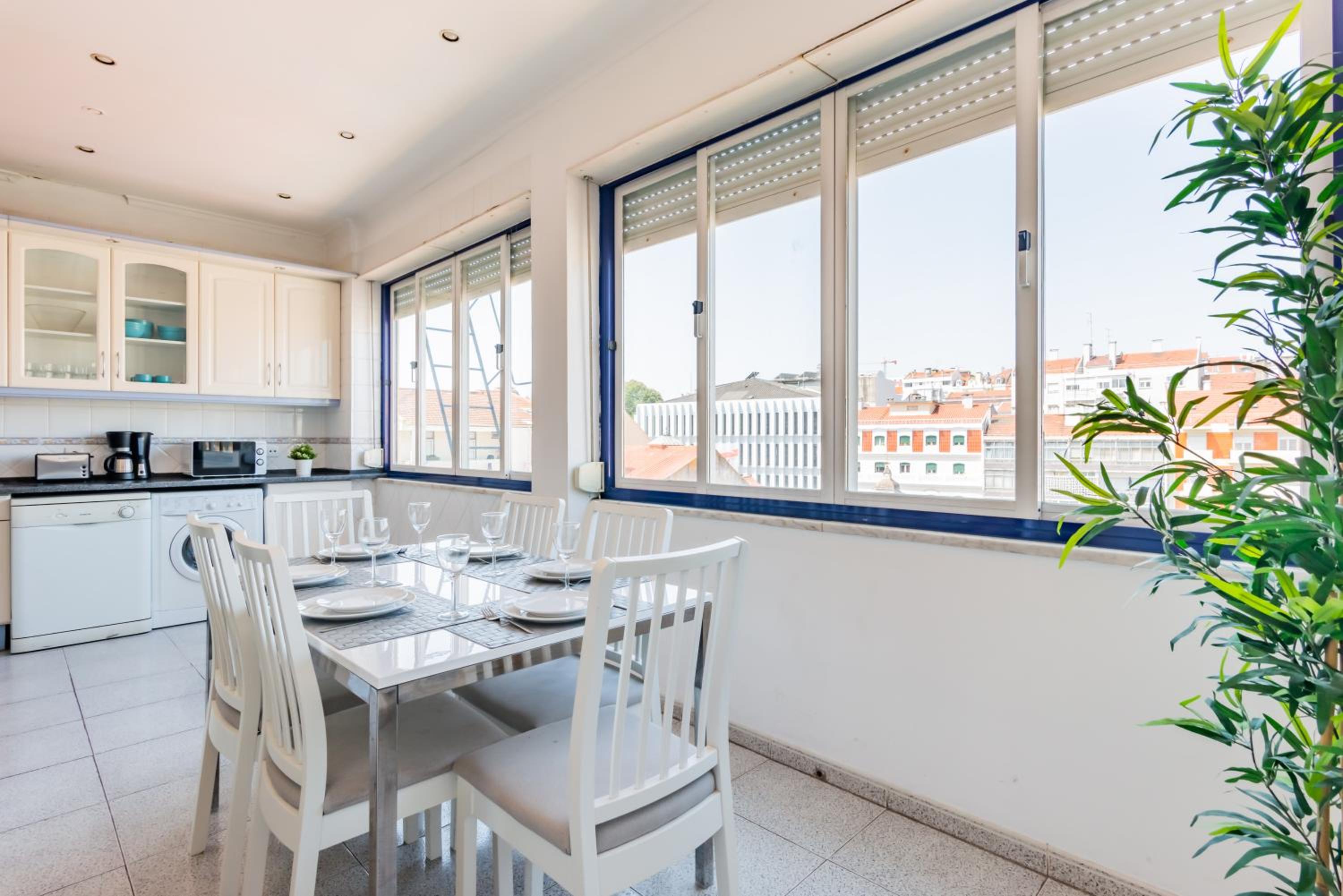 3BR @ Almirante Reis view 3