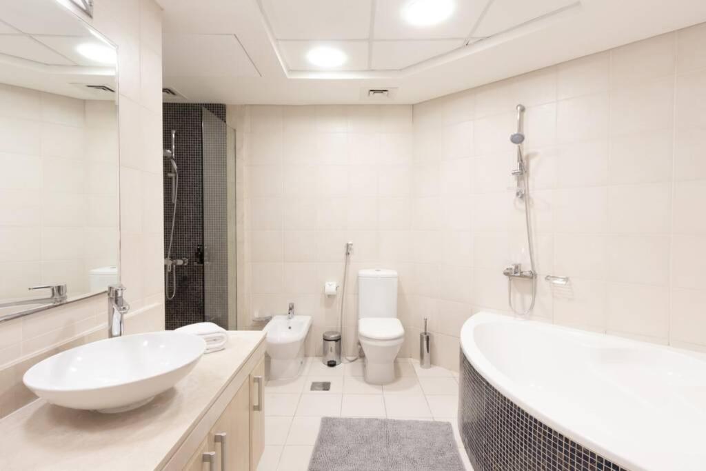 5 min walk to Five Palm -spacious (200M2) 3BR+kids