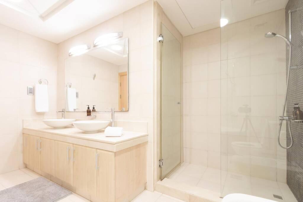 5 min walk to Five Palm -spacious (200M2) 3BR+kids
