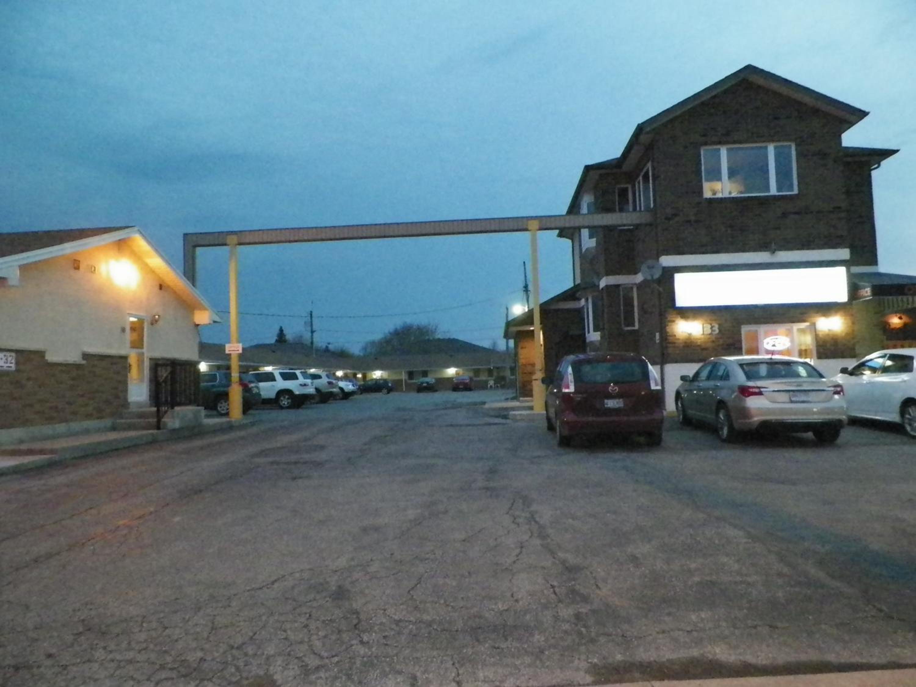 Sunparlor Motel