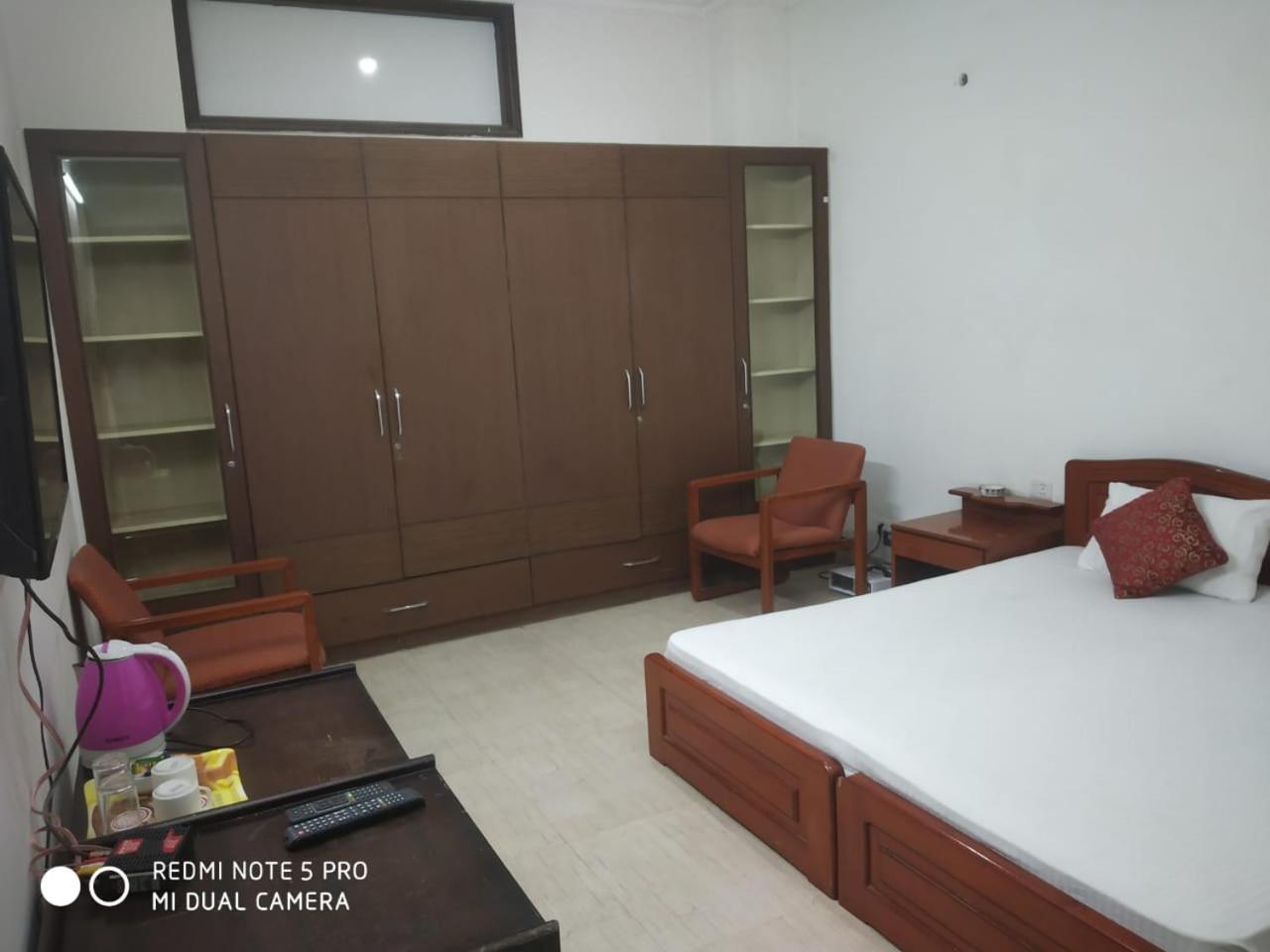 Deluxe Suite in Manor Inn Suites B-54, Sector-92 view 5
