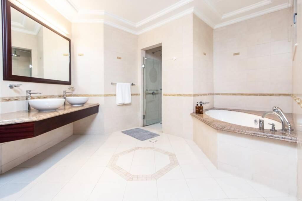 Villa Quinta on Palm Jumeirah - 5 BR + kids room