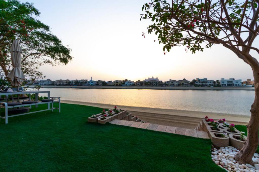 Villa Quinta on Palm Jumeirah - 5 BR + kids room