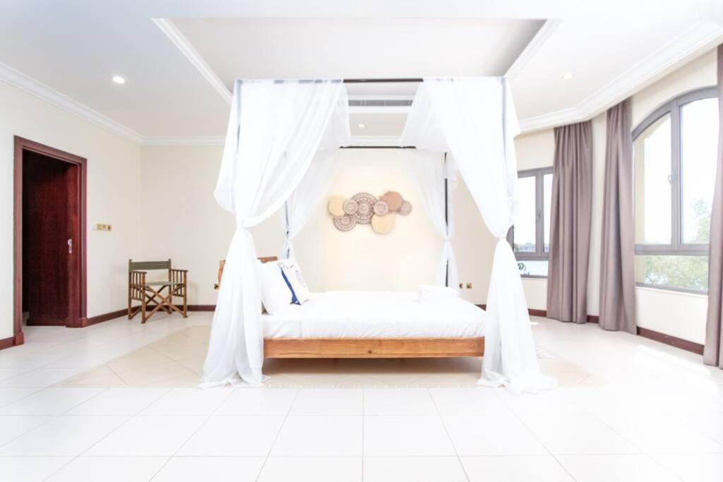Villa Quinta on Palm Jumeirah - 5 BR + kids room