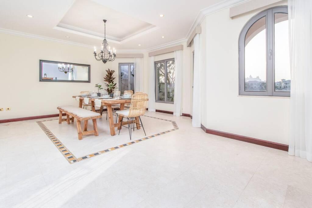Villa Quinta on Palm Jumeirah - 5 BR + kids room