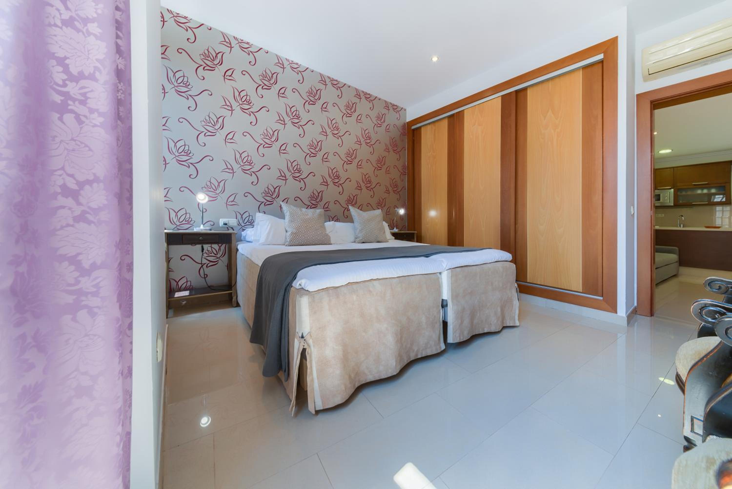 Holidays2Malaga Lazcano High Wifi & French balcony