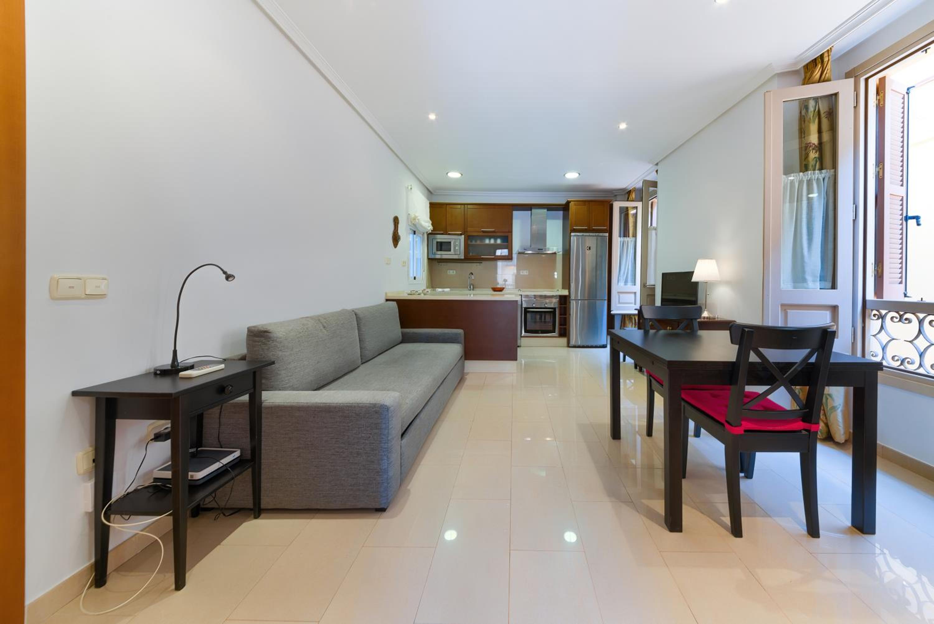 Holidays2Malaga Lazcano High Wifi & French balcony