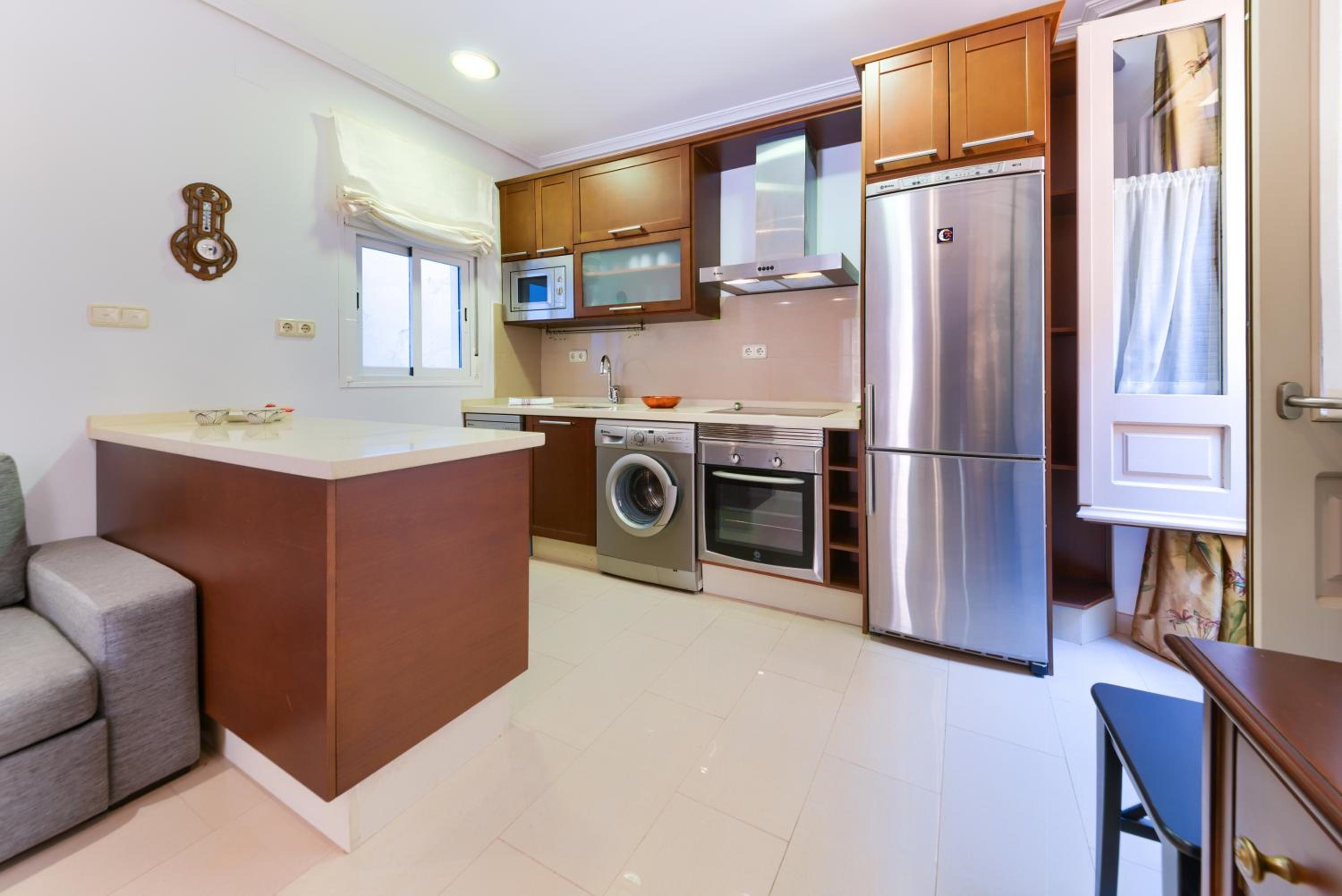 Holidays2Malaga Lazcano High Wifi & French balcony