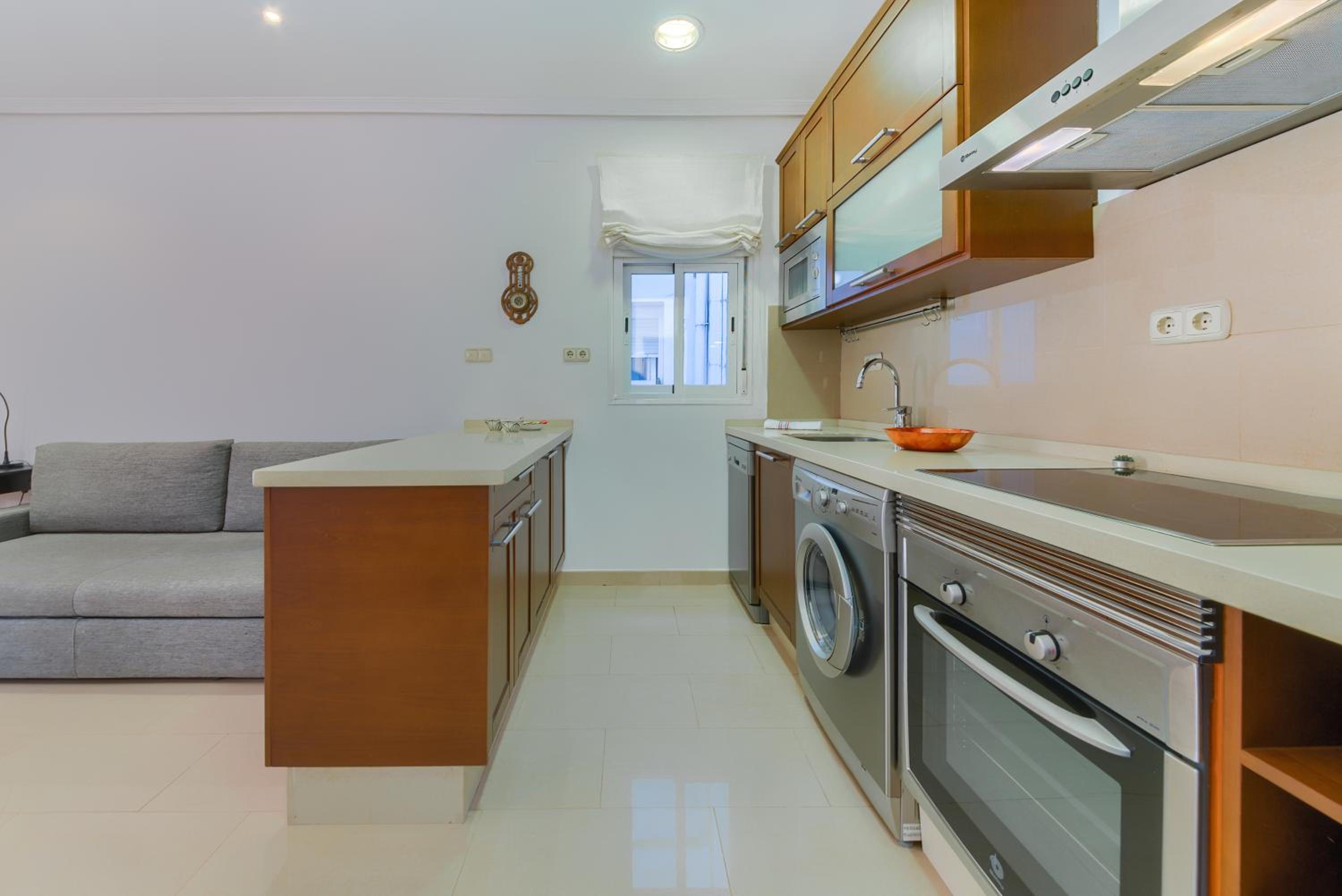 Holidays2Malaga Lazcano High Wifi & French balcony